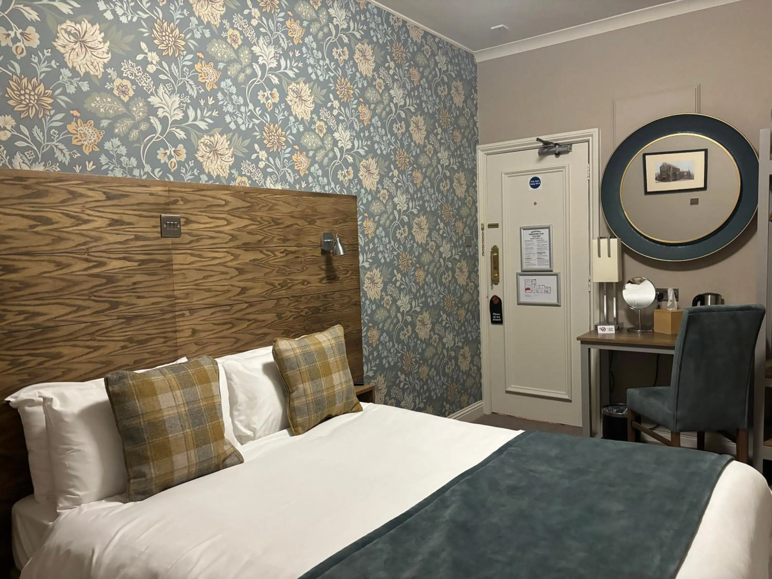 Bed in The Abbey Inn