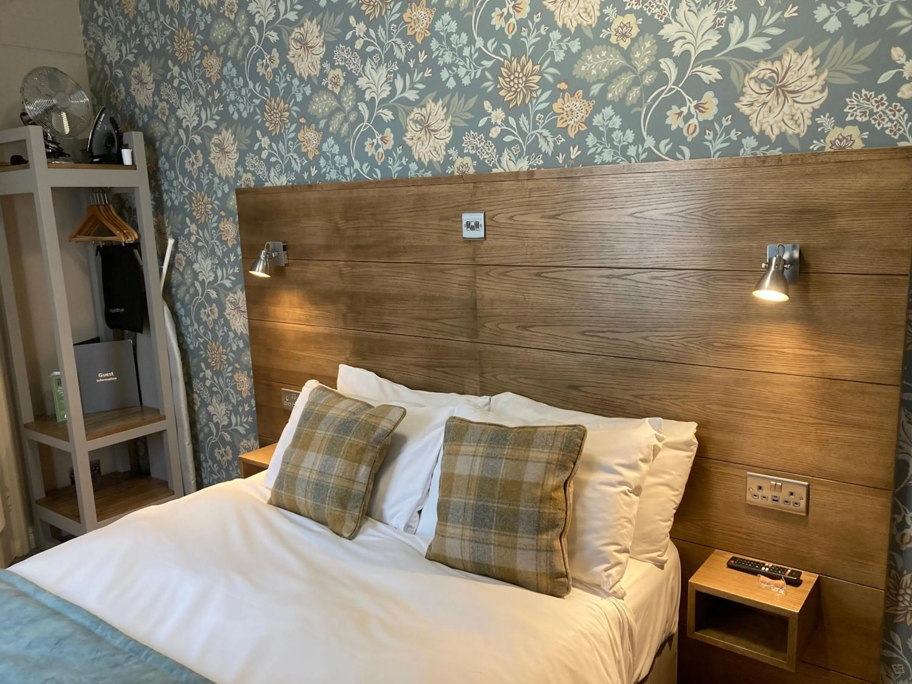 Bed in The Abbey Inn