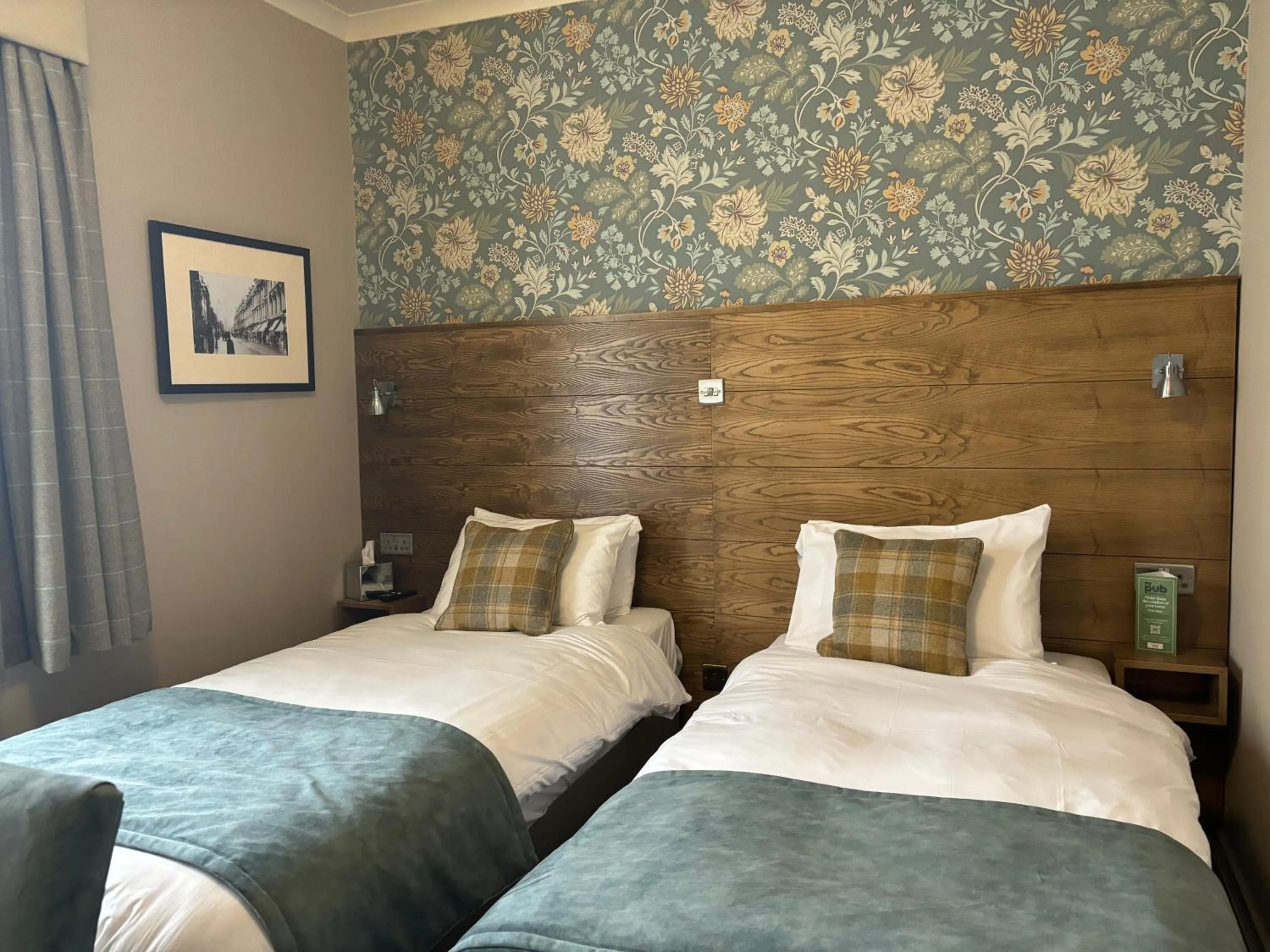 Bed in The Abbey Inn