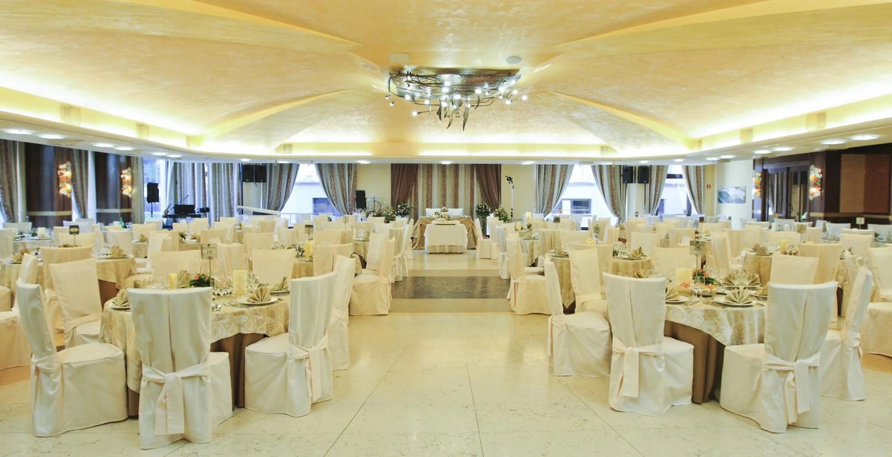 Lounge or bar in Grand Hotel President