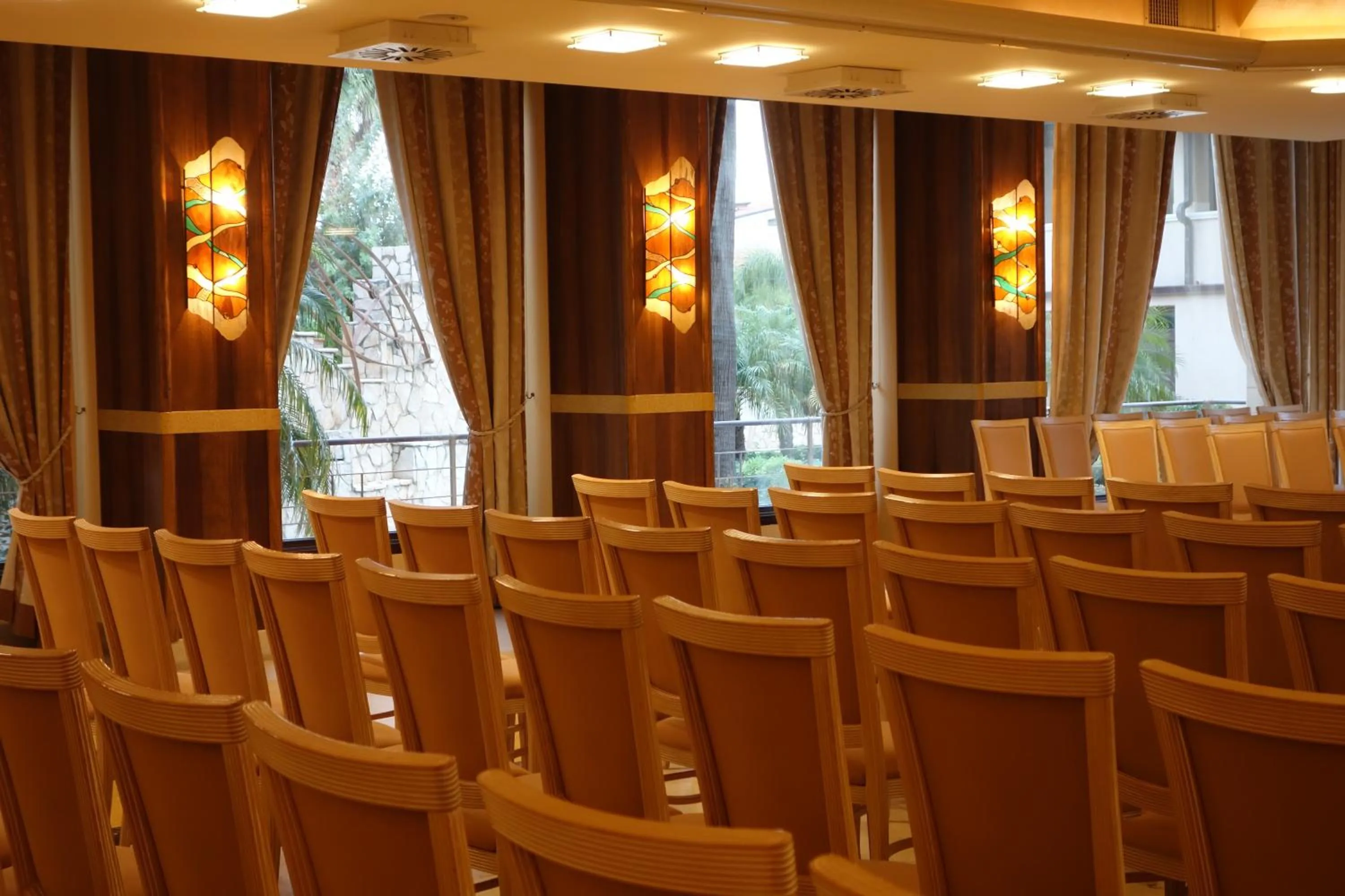 Business facilities in Grand Hotel President
