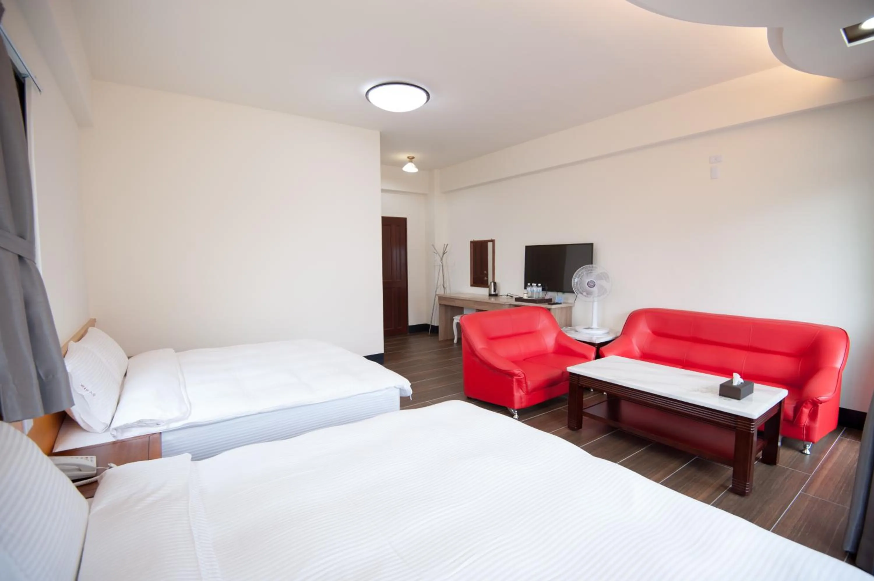 Bed in Habitat Heart B&B