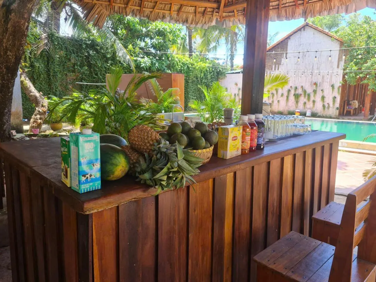 Restaurant/places to eat in Ong Lang Garden Resort