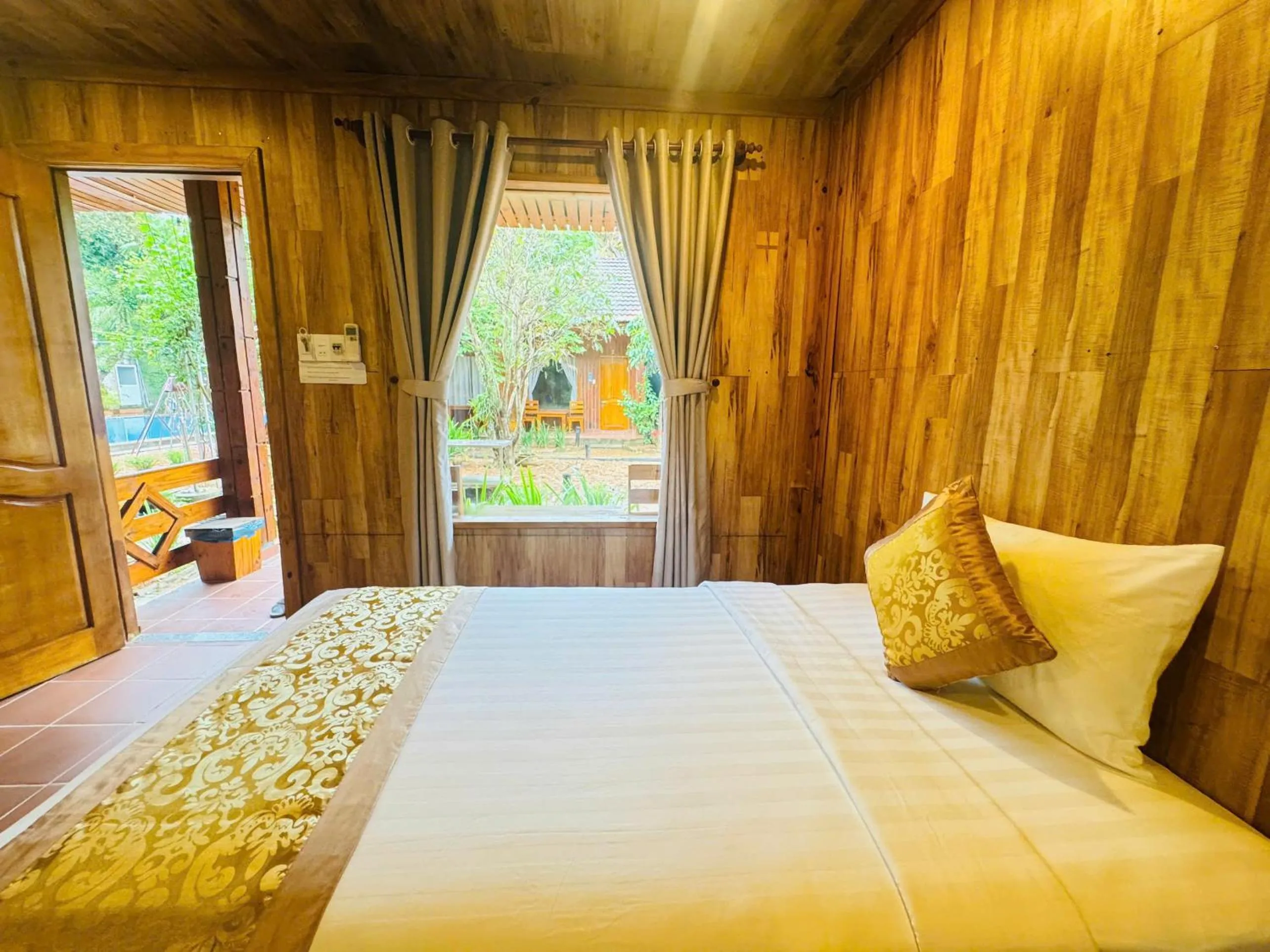 Bedroom, Bed in Ong Lang Garden Resort