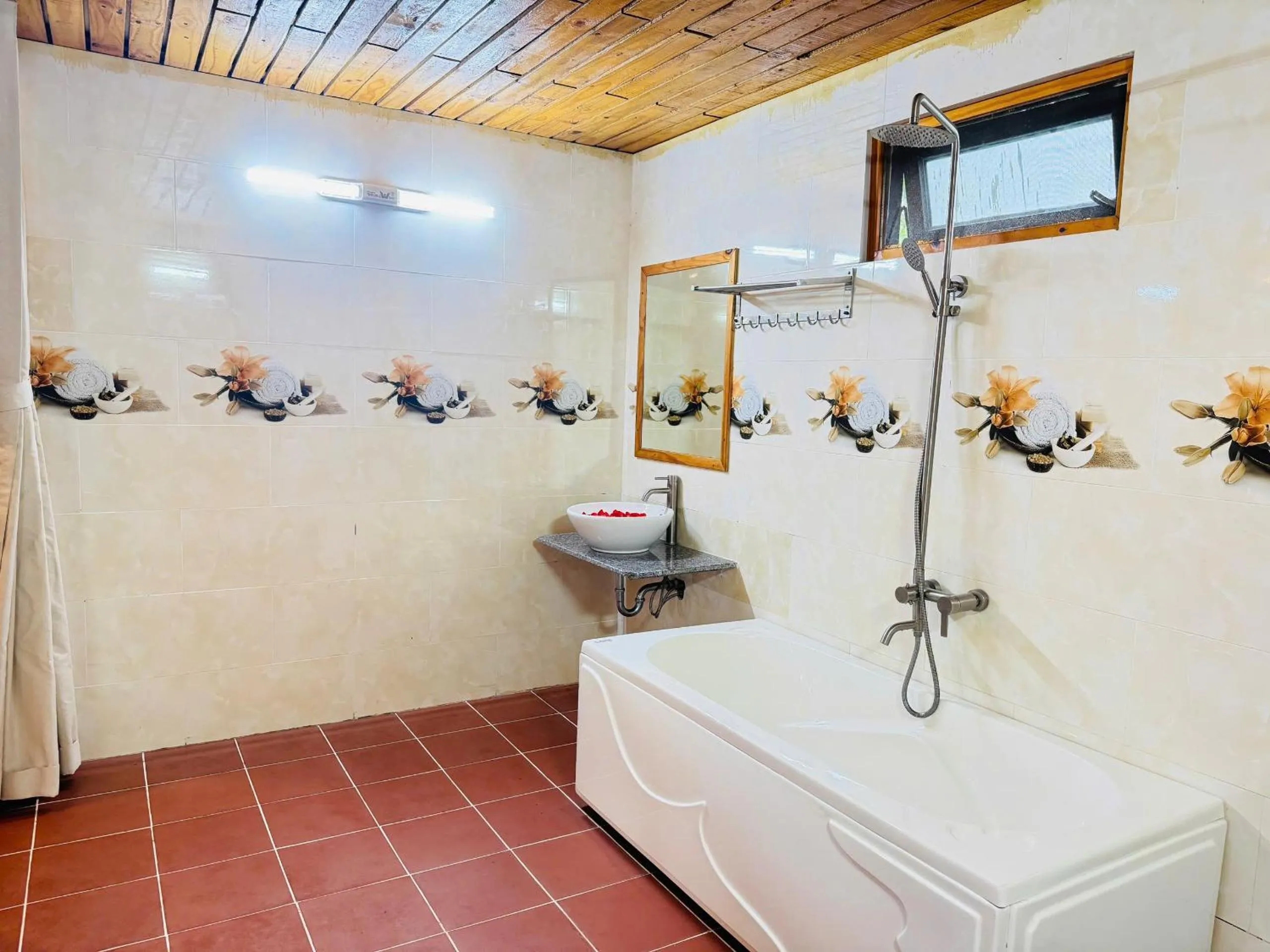 Shower in Ong Lang Garden Resort