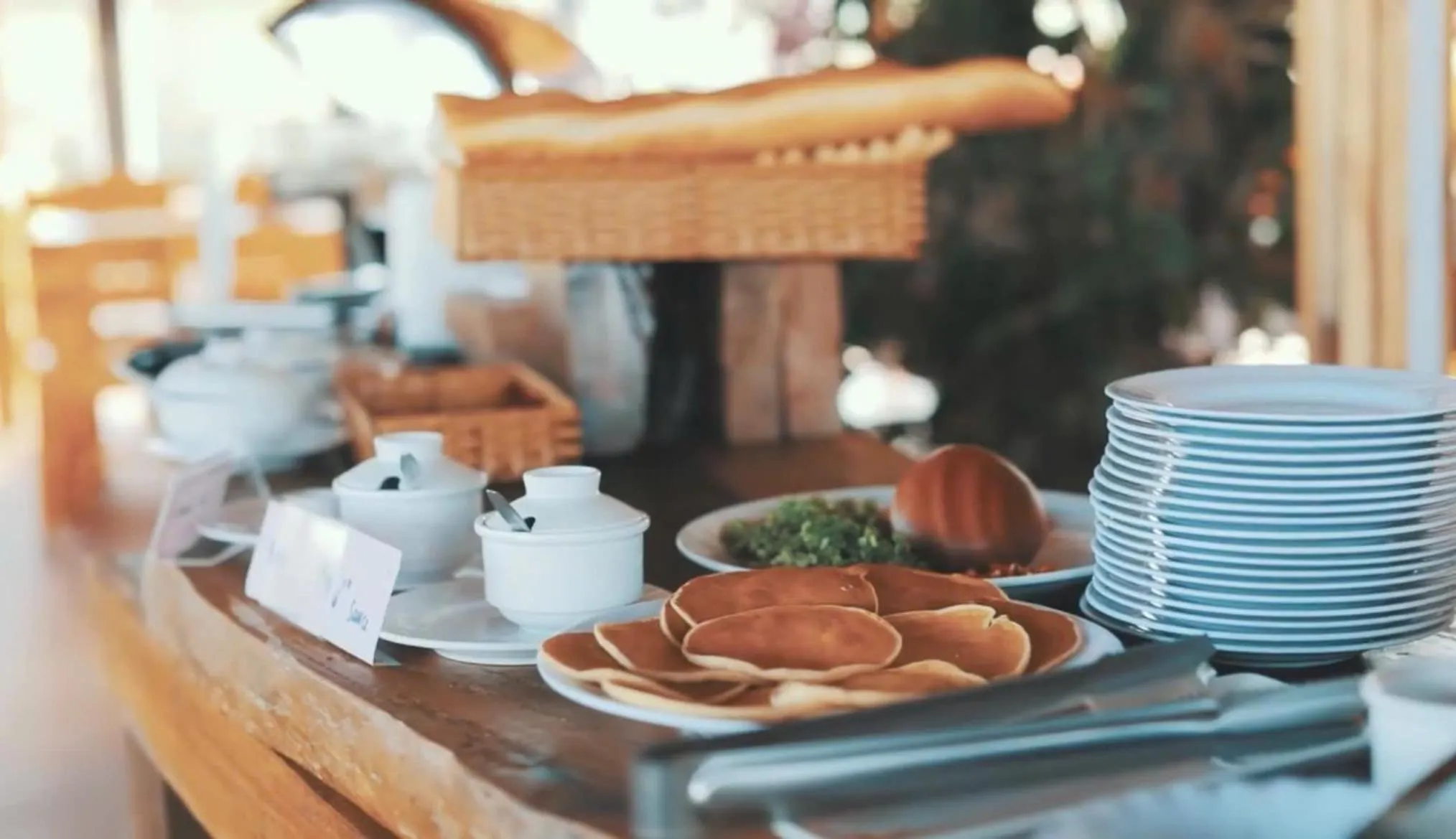 Restaurant/places to eat in Ong Lang Garden Resort