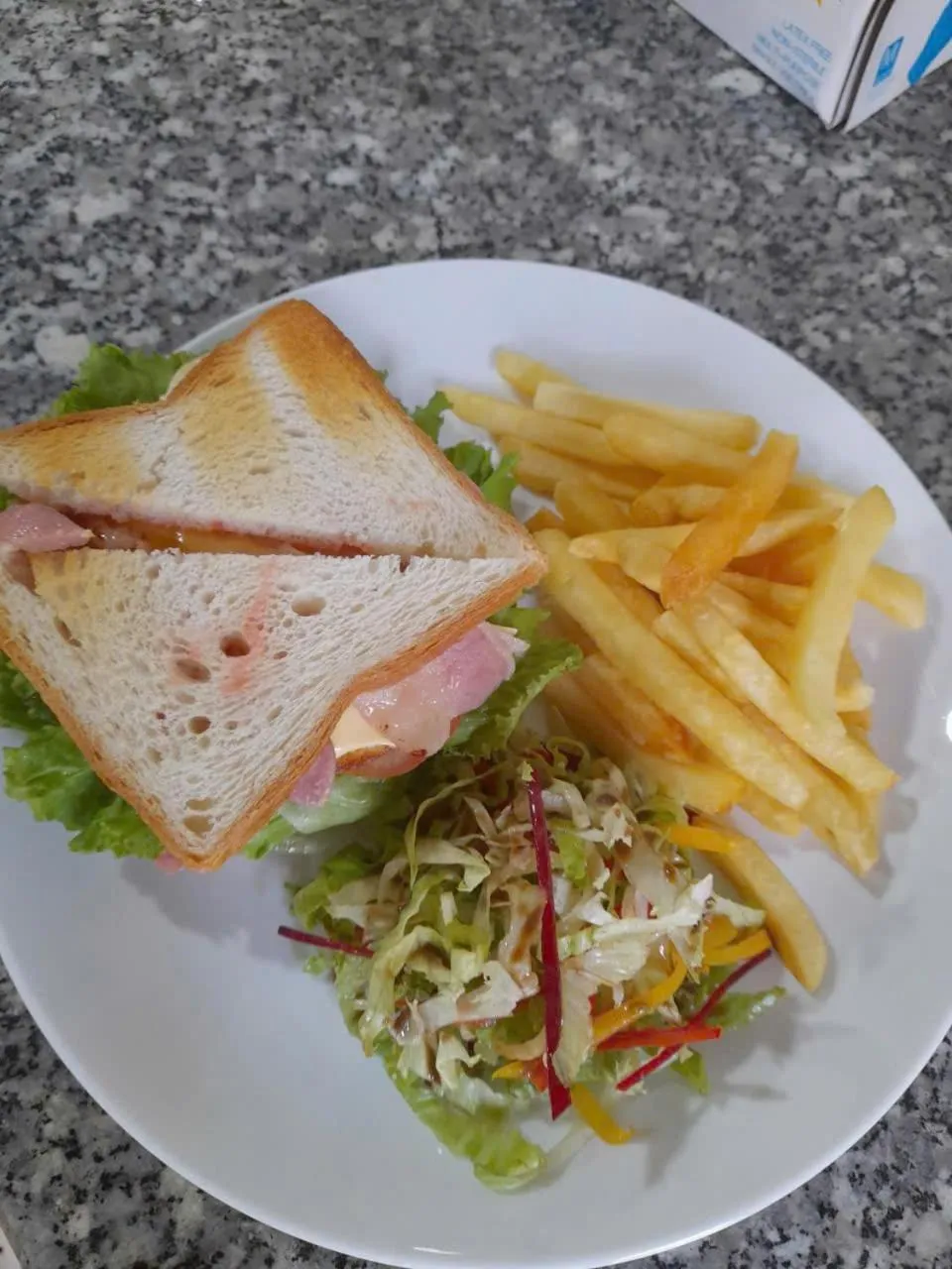 Restaurant/places to eat in Ong Lang Garden Resort