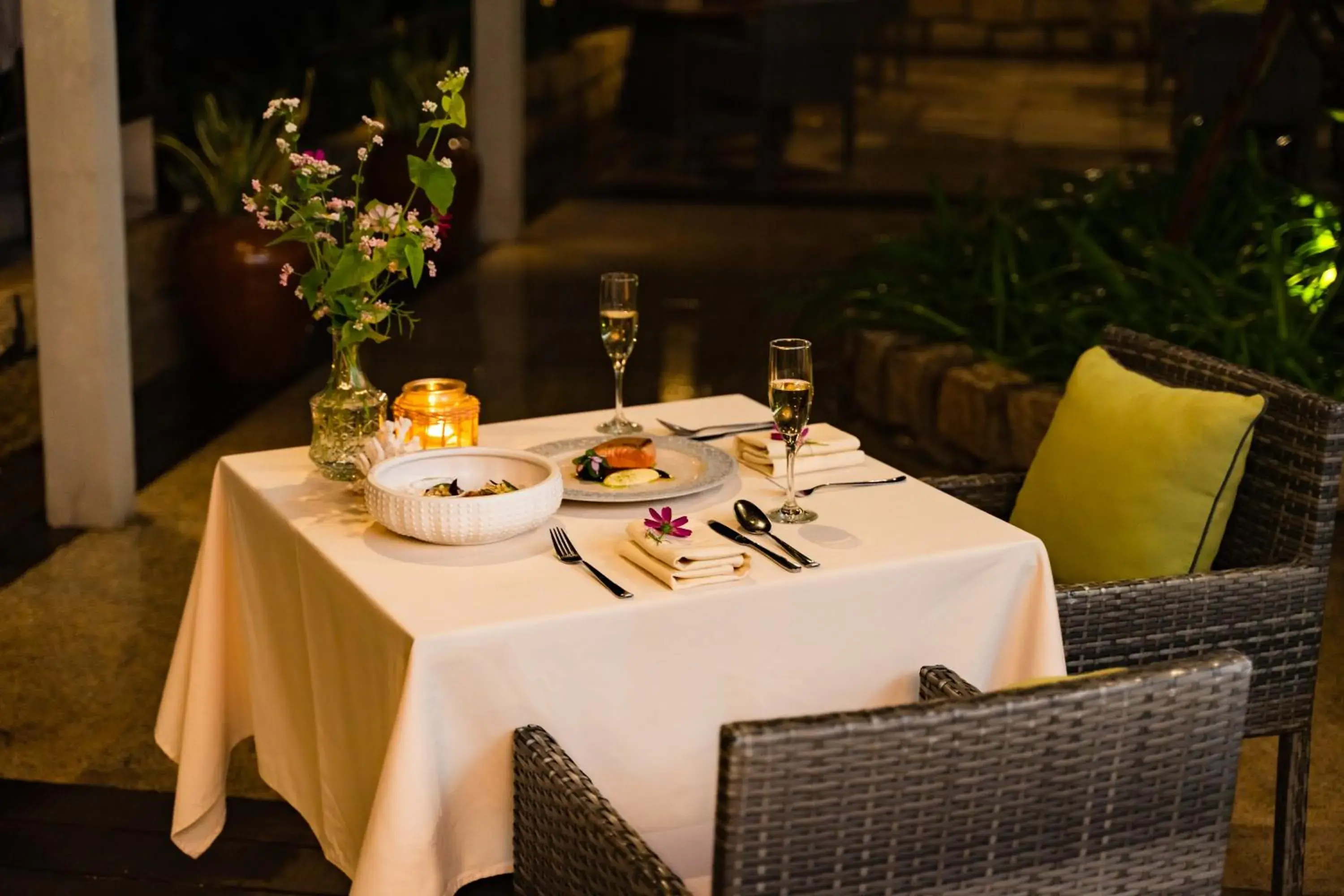 Restaurant/places to eat in Crown Retreat Quy Nhon Resort Restaurant/places to eat in Crown Retreat Quy Nhon Resort