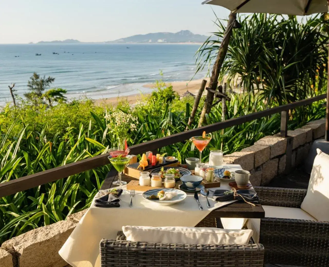 Restaurant/places to eat in Crown Retreat Quy Nhon Resort Restaurant/places to eat in Crown Retreat Quy Nhon Resort