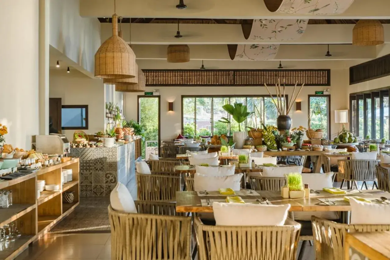 Restaurant/places to eat in Crown Retreat Quy Nhon Resort Restaurant/places to eat in Crown Retreat Quy Nhon Resort