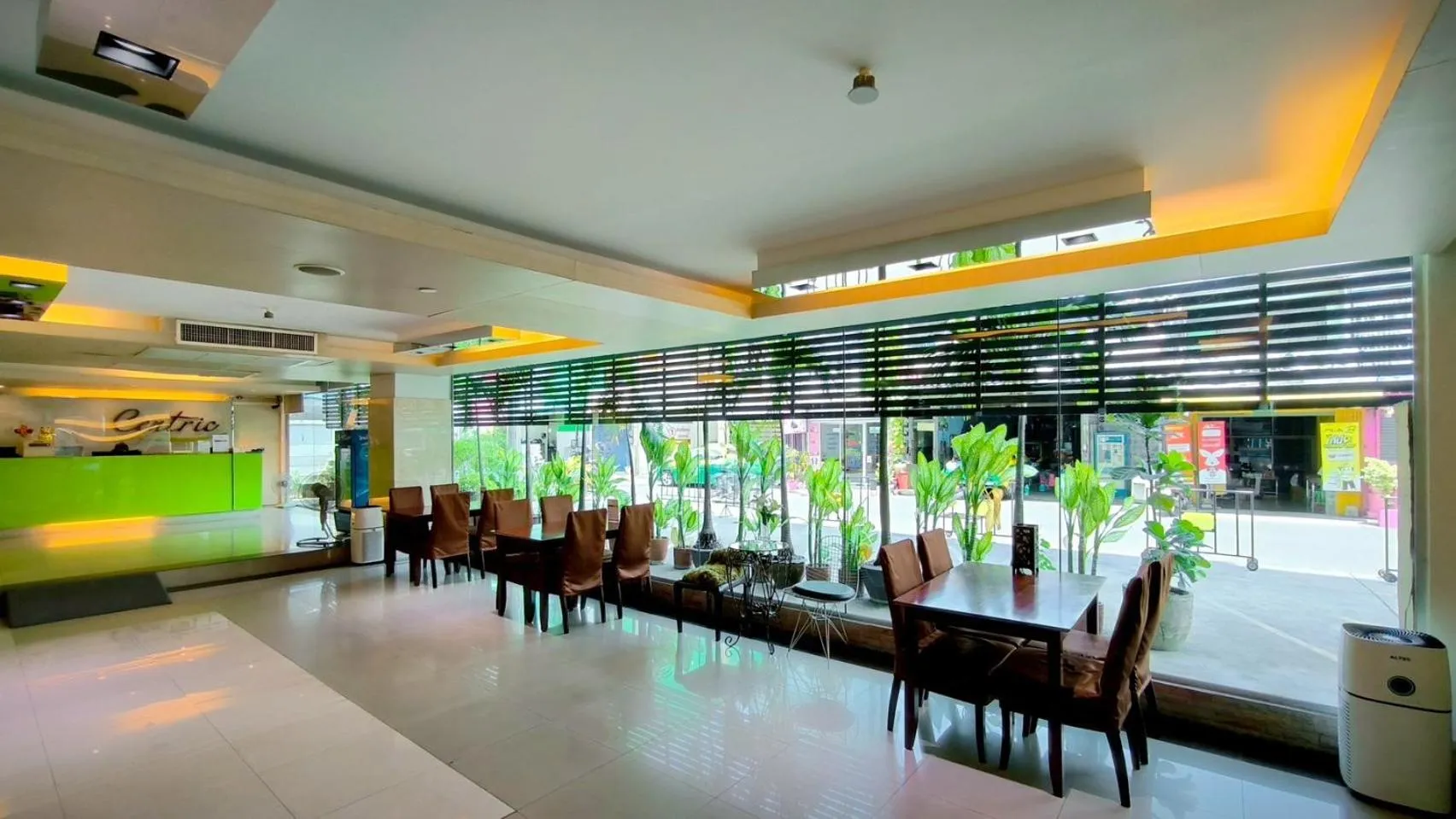 Centric Place Hotel
