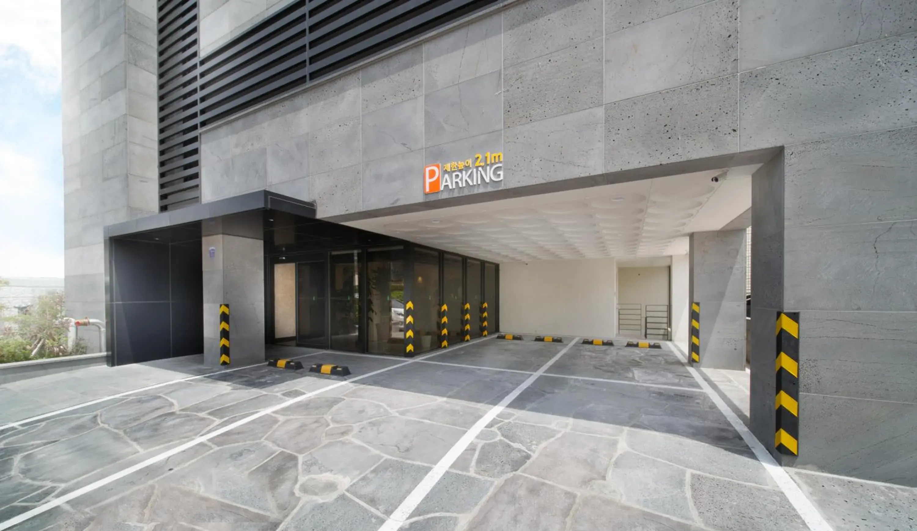 Property building in Pino Hotel Property building in Pino Hotel