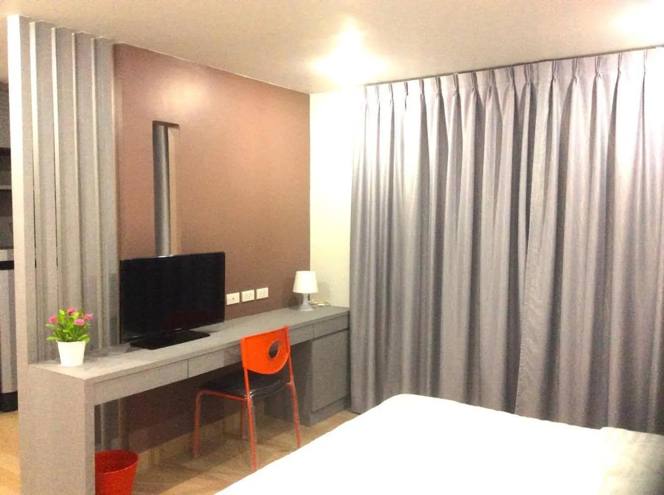 Photo of the whole room, Bed in Live at Home Sukhumvit 105