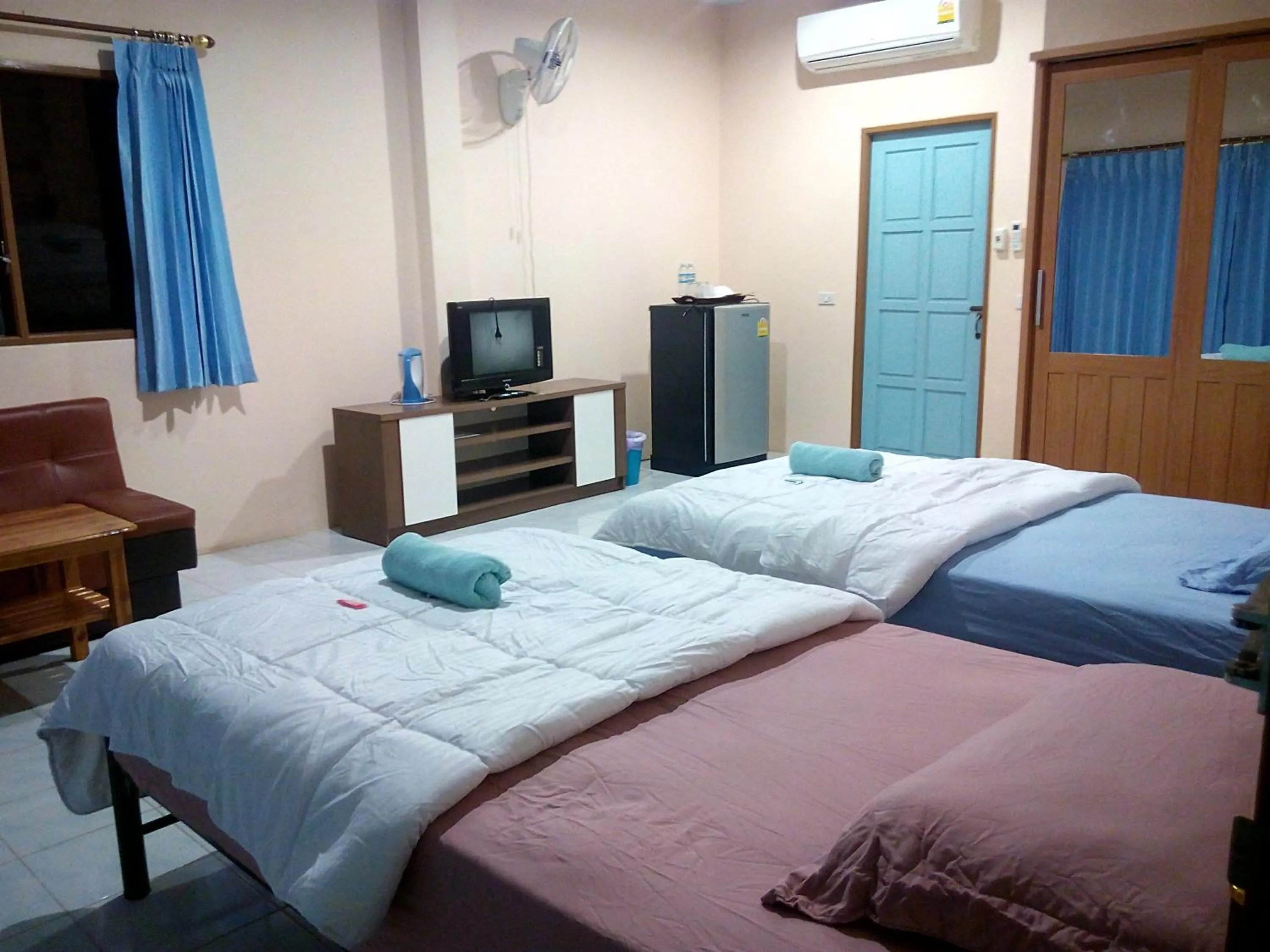 Bed in Peace Pool Resort