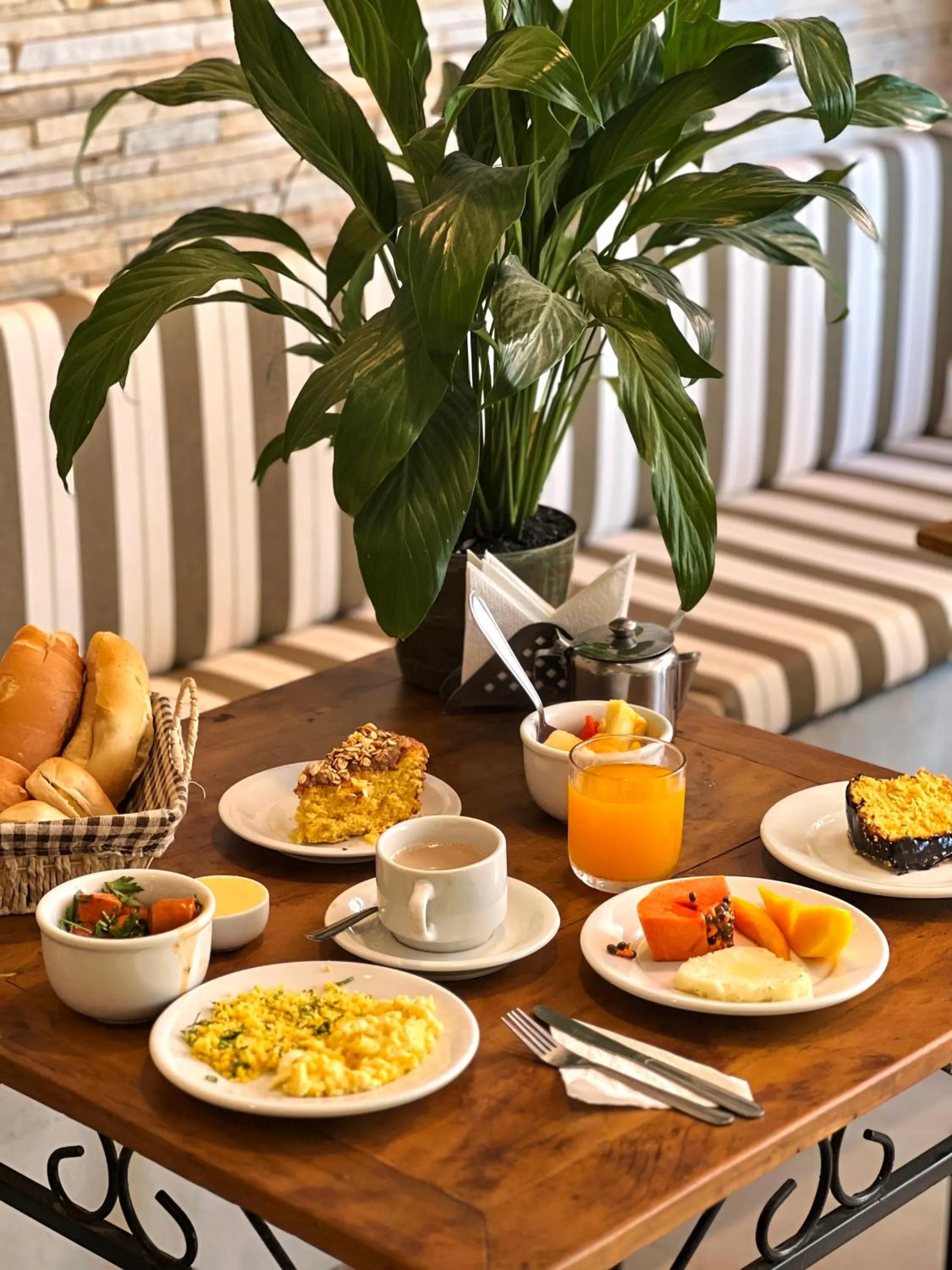 Food and drinks in HMG Rio Suítes