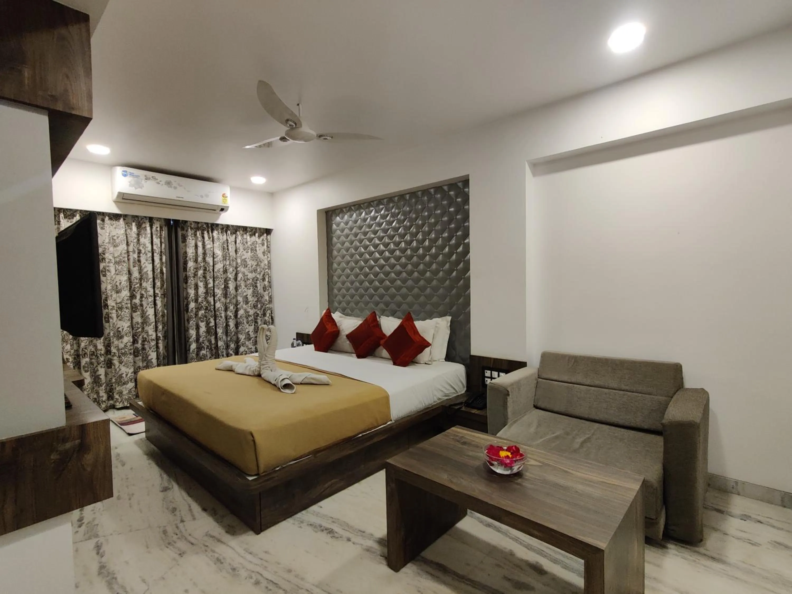 Photo of the whole room, Bed in Hotel Sanmukh By Adamo