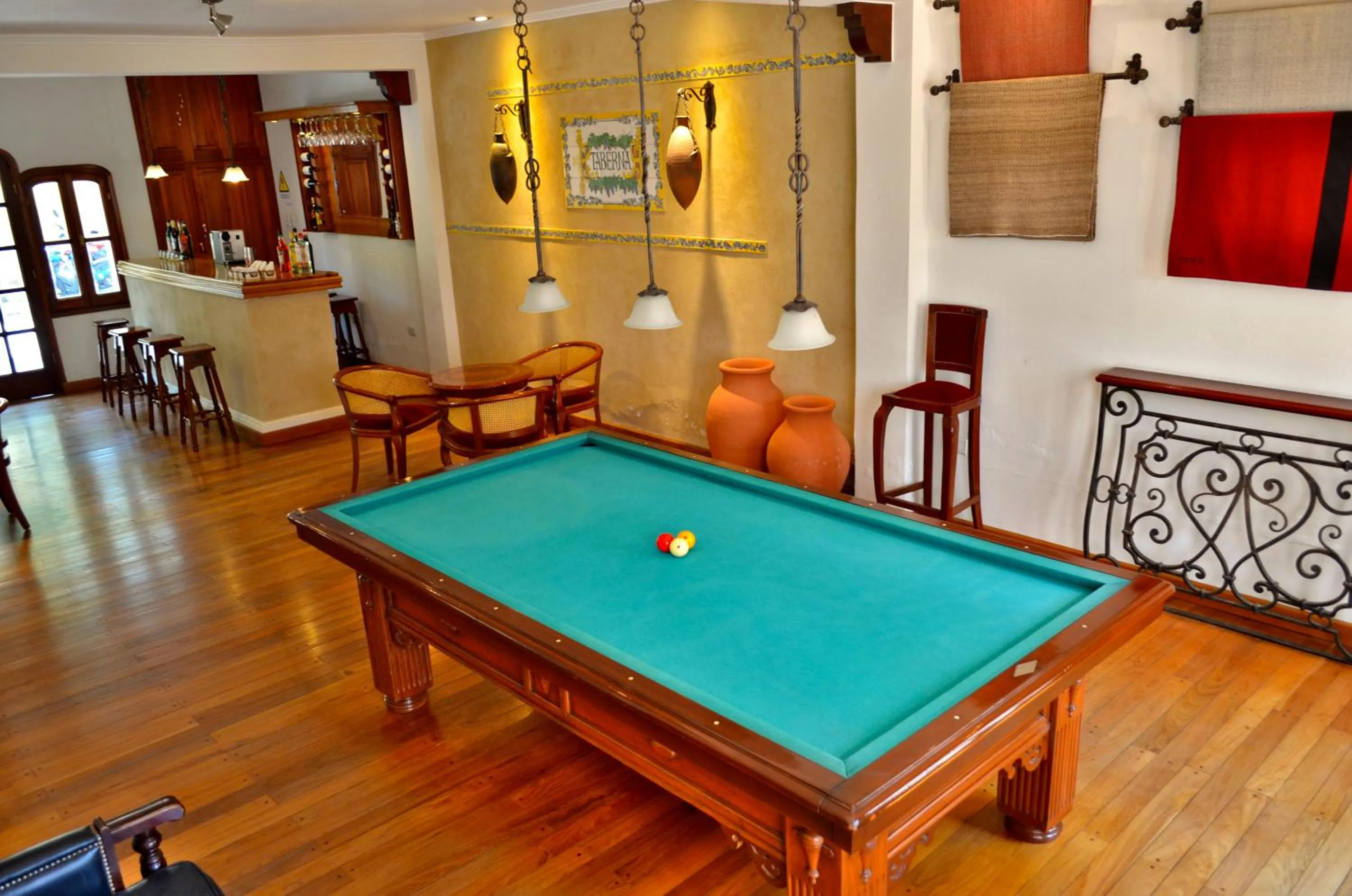 Lounge or bar in Hotel Asturias