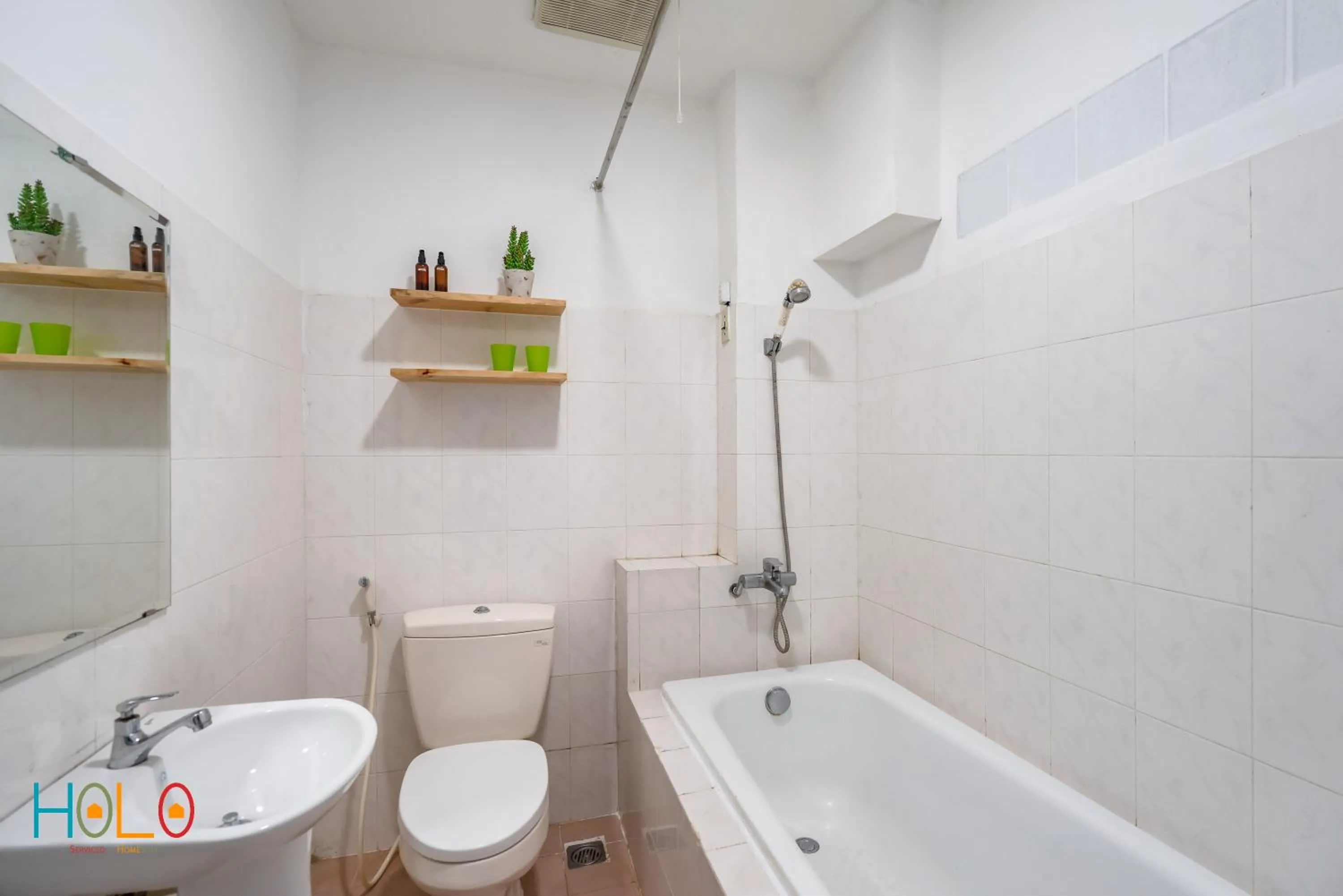 Bathroom in HoLo Fairy House Saigon - Serviced Homestay