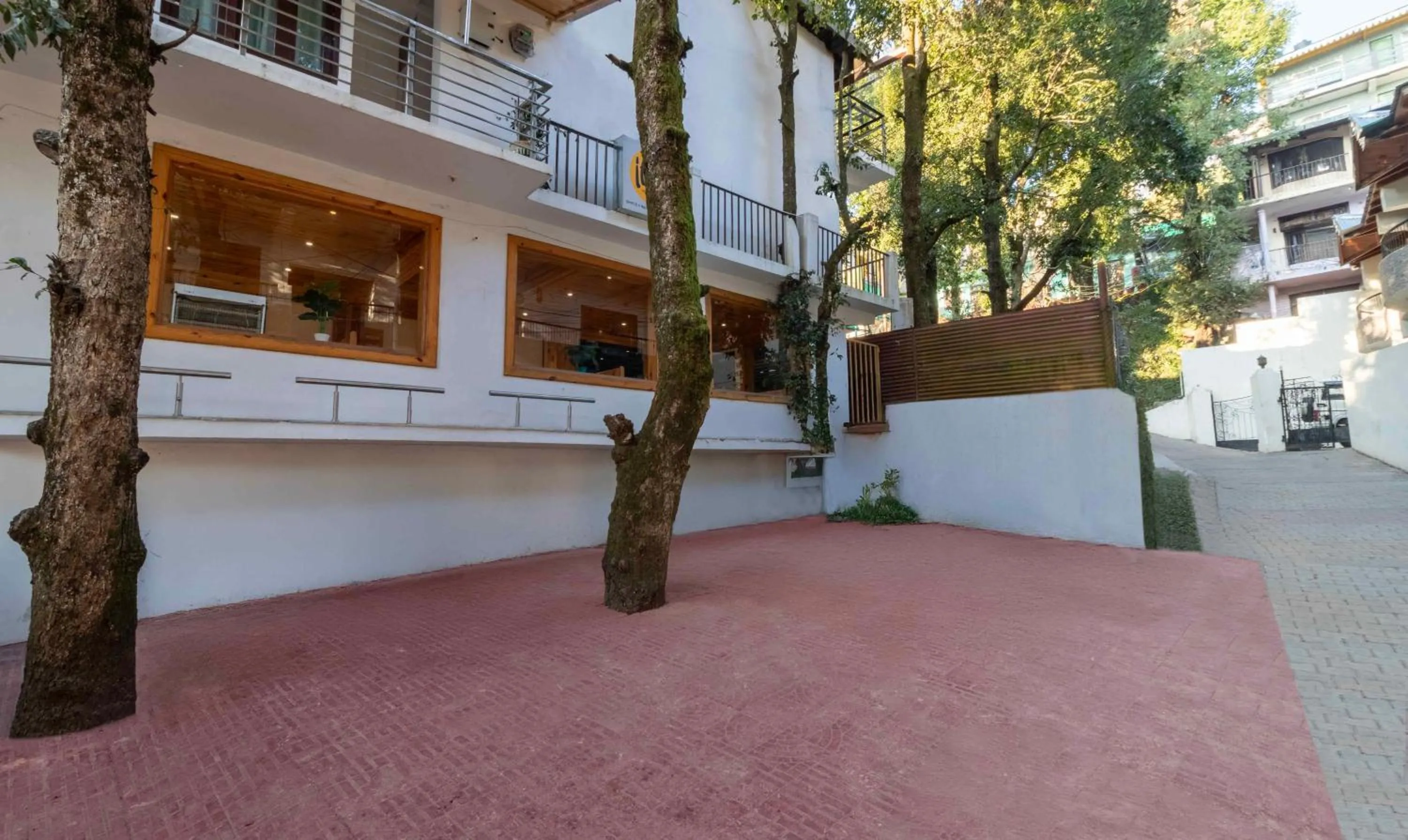 Property building in Itsy Hotels Shri Gv Inn, 600 Mtrs From Tiffin Top