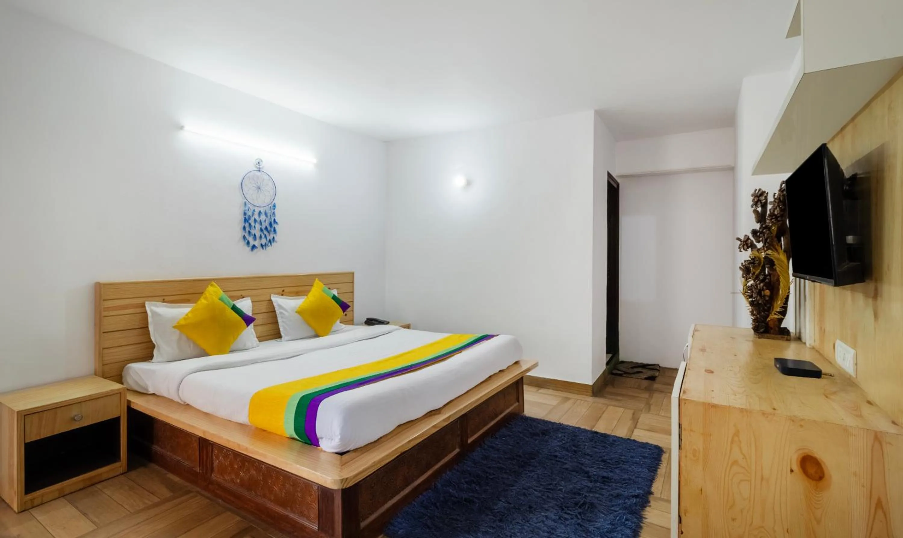 Bedroom, Bed in Itsy Hotels Shri Gv Inn, 600 Mtrs From Tiffin Top