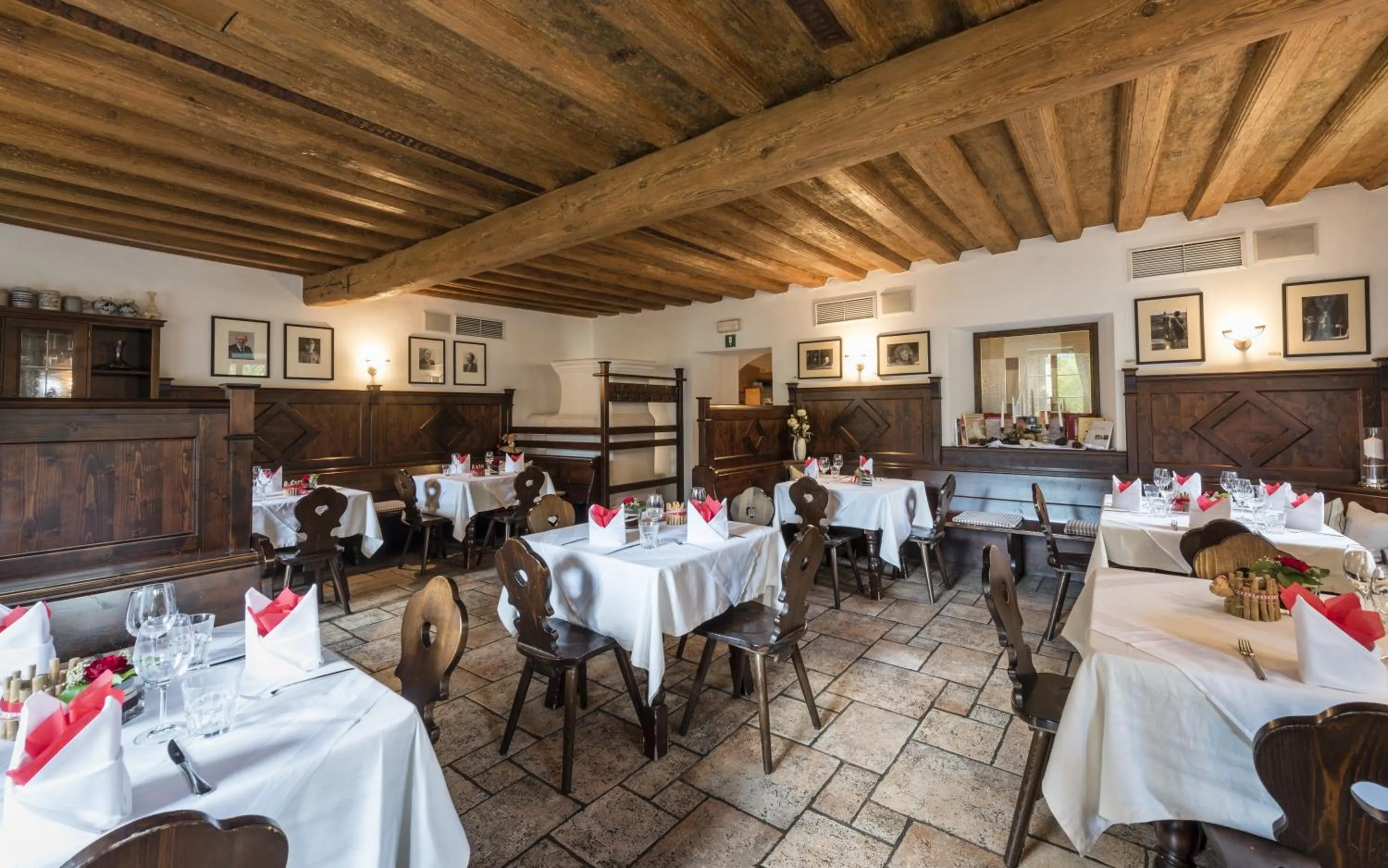 Restaurant/places to eat in Hotel Lener