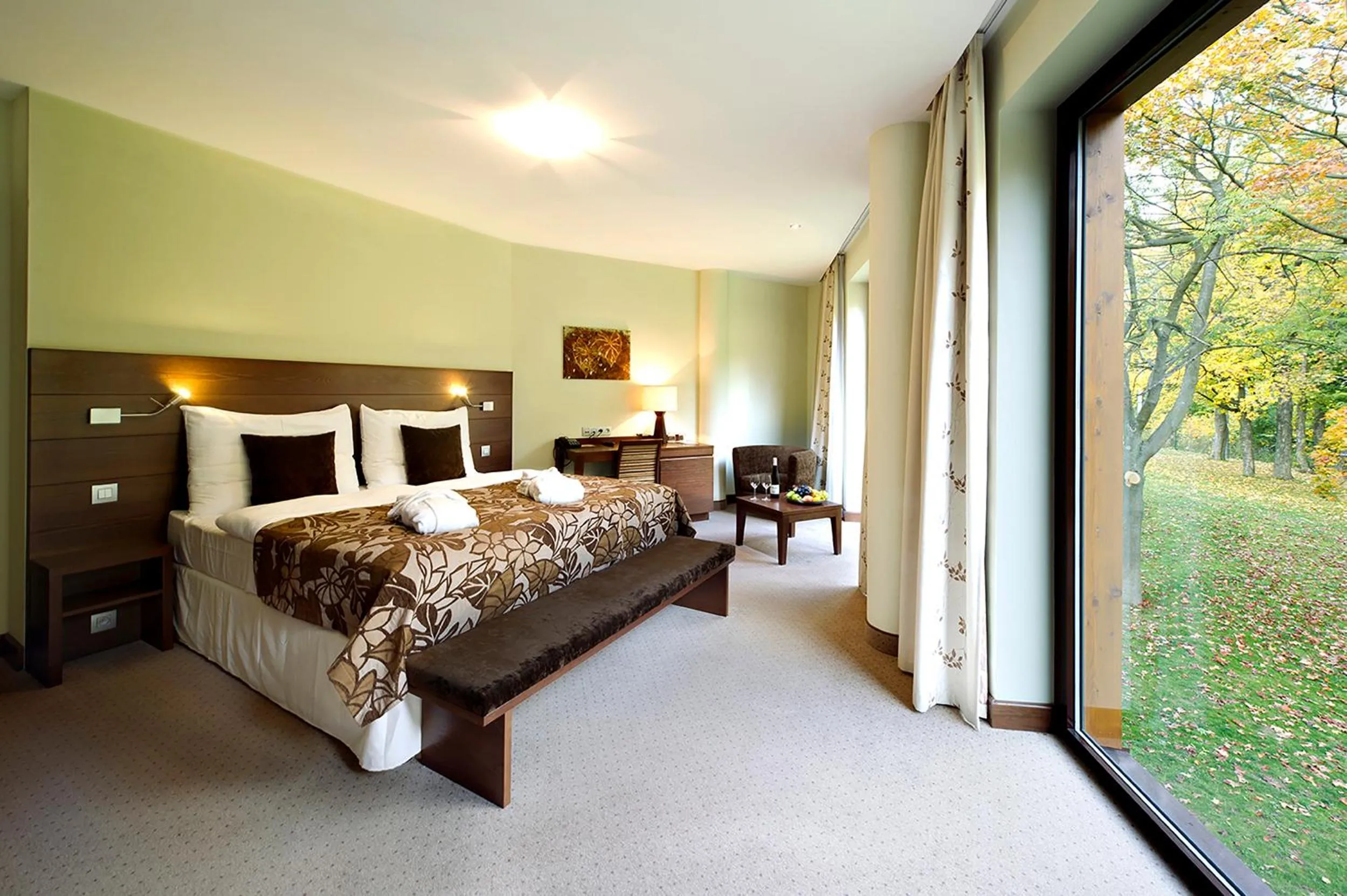 Decorative detail, Bed in Hotel Zochova Chata - Adult friendly