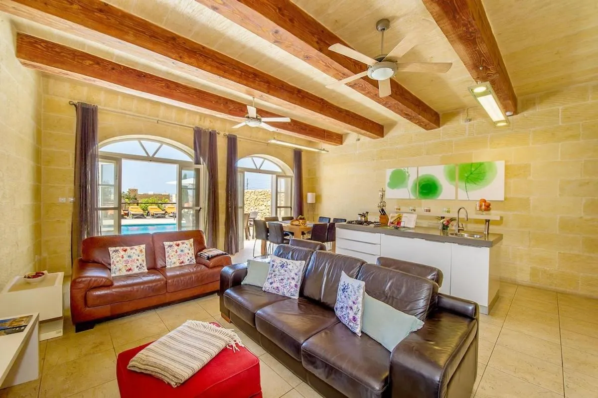 Hanini Holiday Home