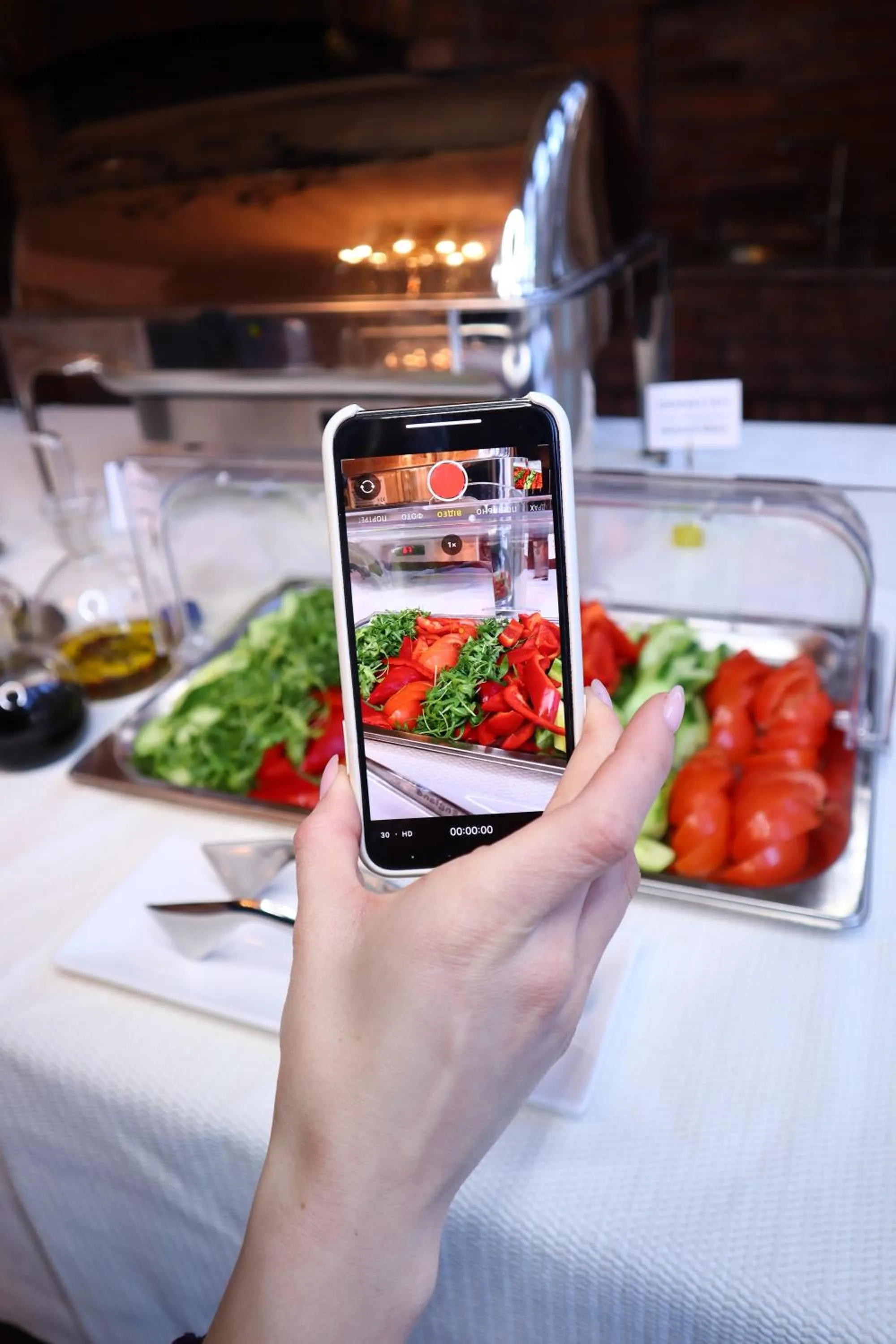 Restaurant/places to eat in Chopin Hotel