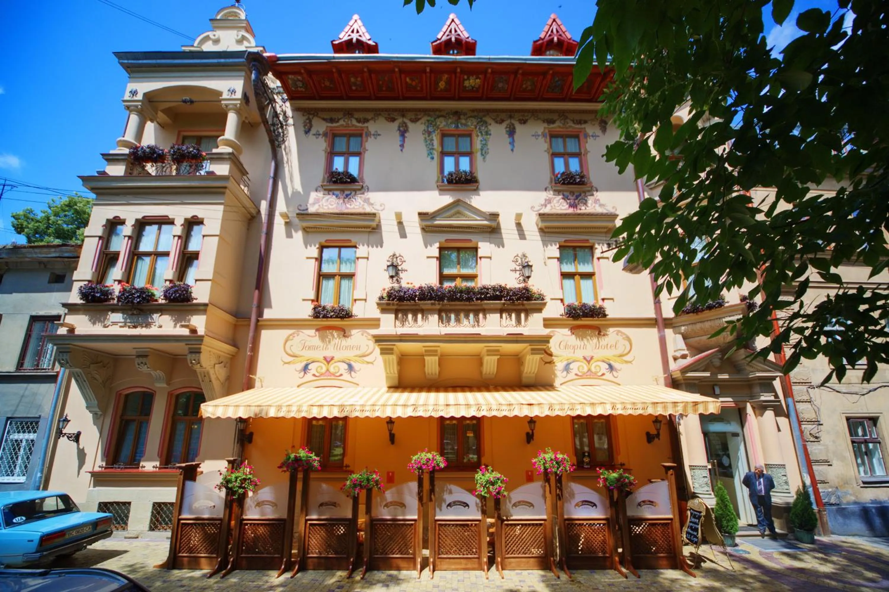 Facade/entrance in Chopin Hotel