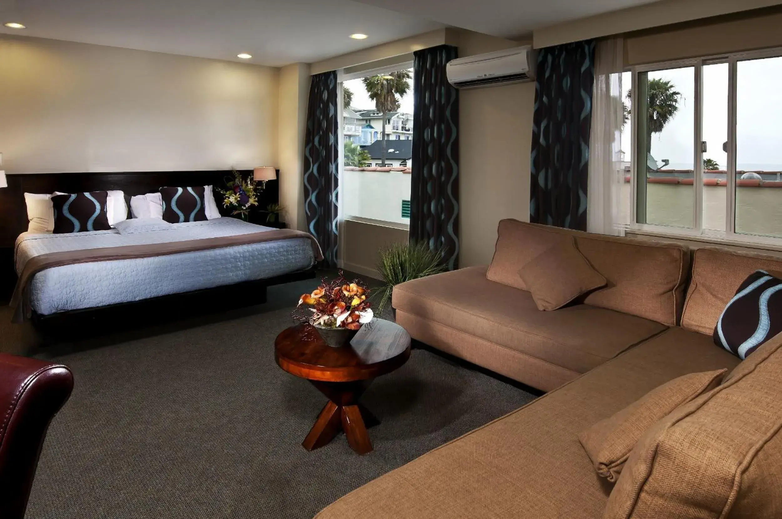 Junior Suite with Partial Sea View in Aurora Hotel Junior Suite with Partial Sea View in Aurora Hotel