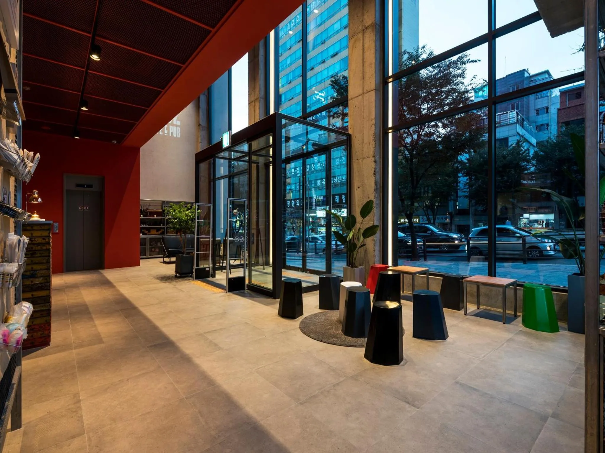 Property building in H Avenue Hotel Dongdaemun Sungshin