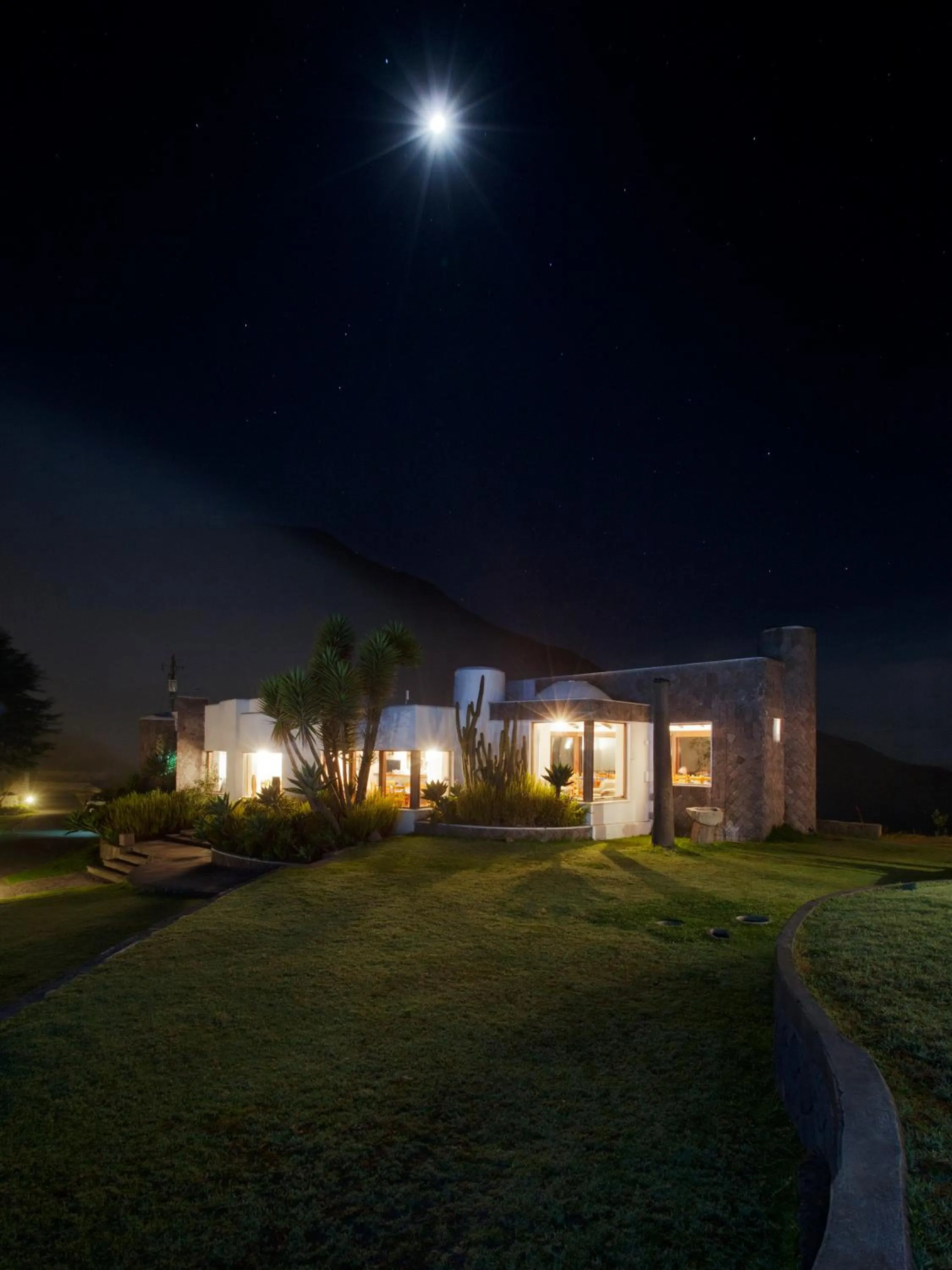 Restaurant/places to eat in El Crater