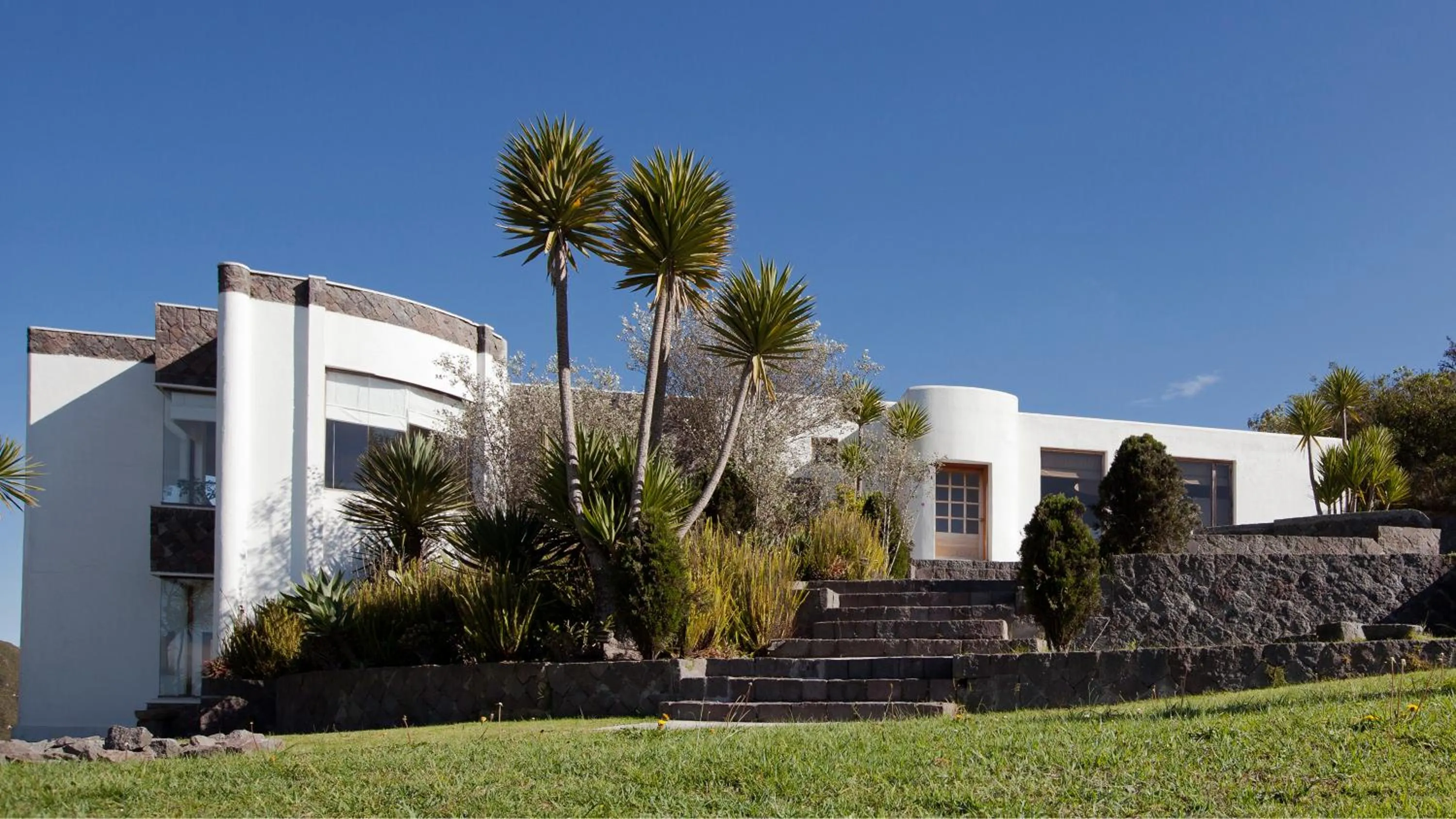 Restaurant/places to eat in El Crater