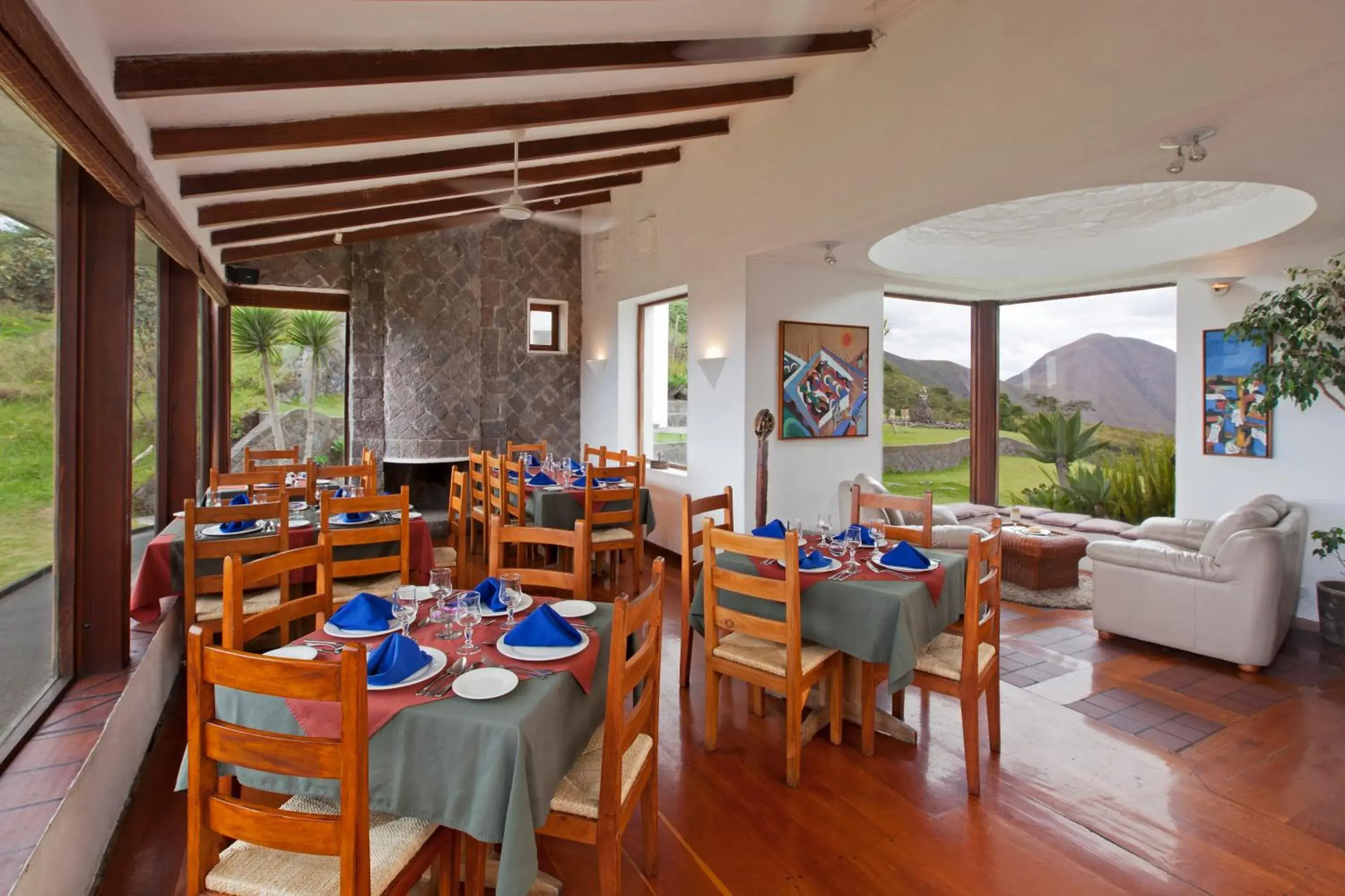 Restaurant/places to eat in El Crater Restaurant/places to eat in El Crater