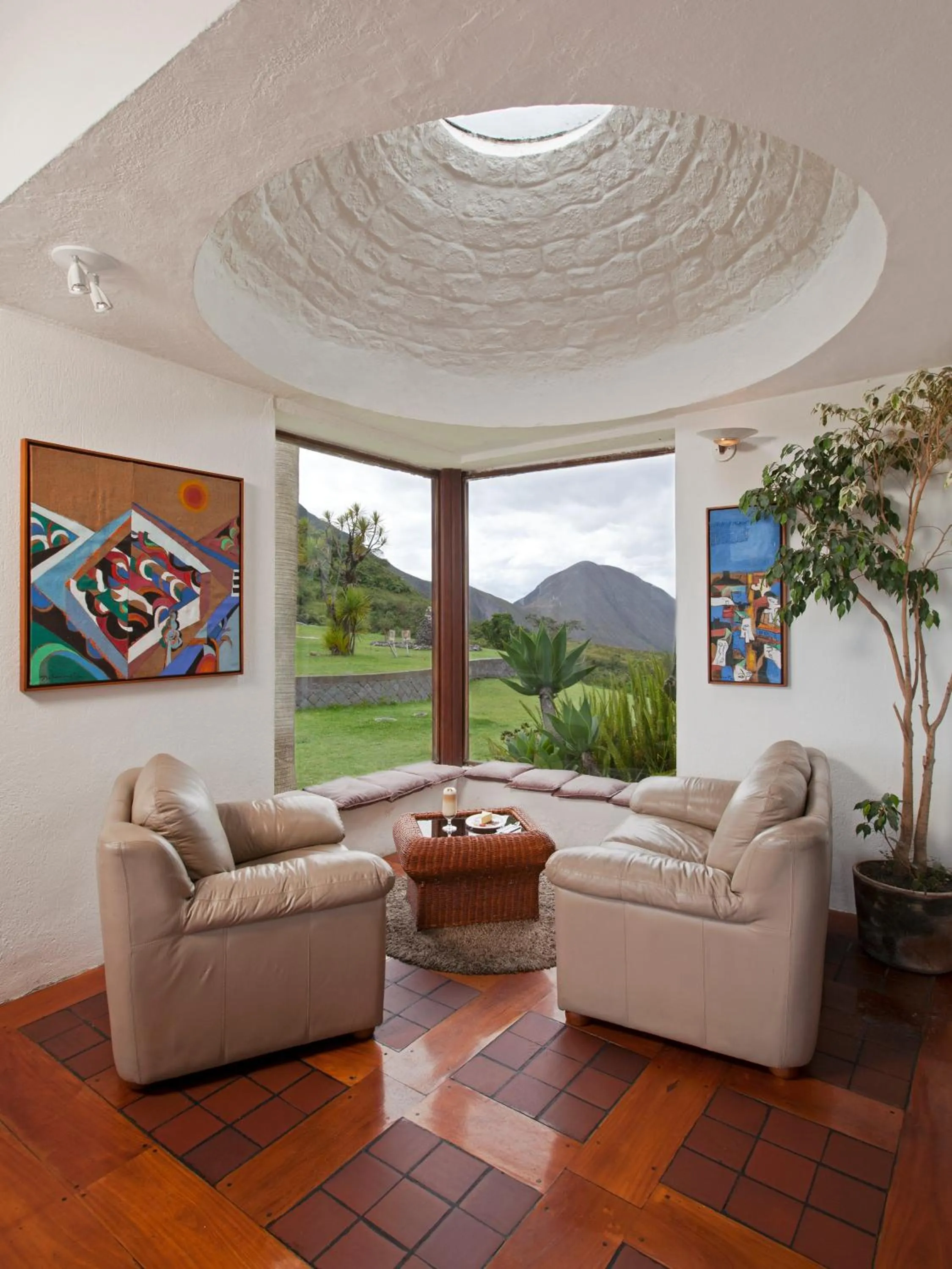 Restaurant/places to eat in El Crater