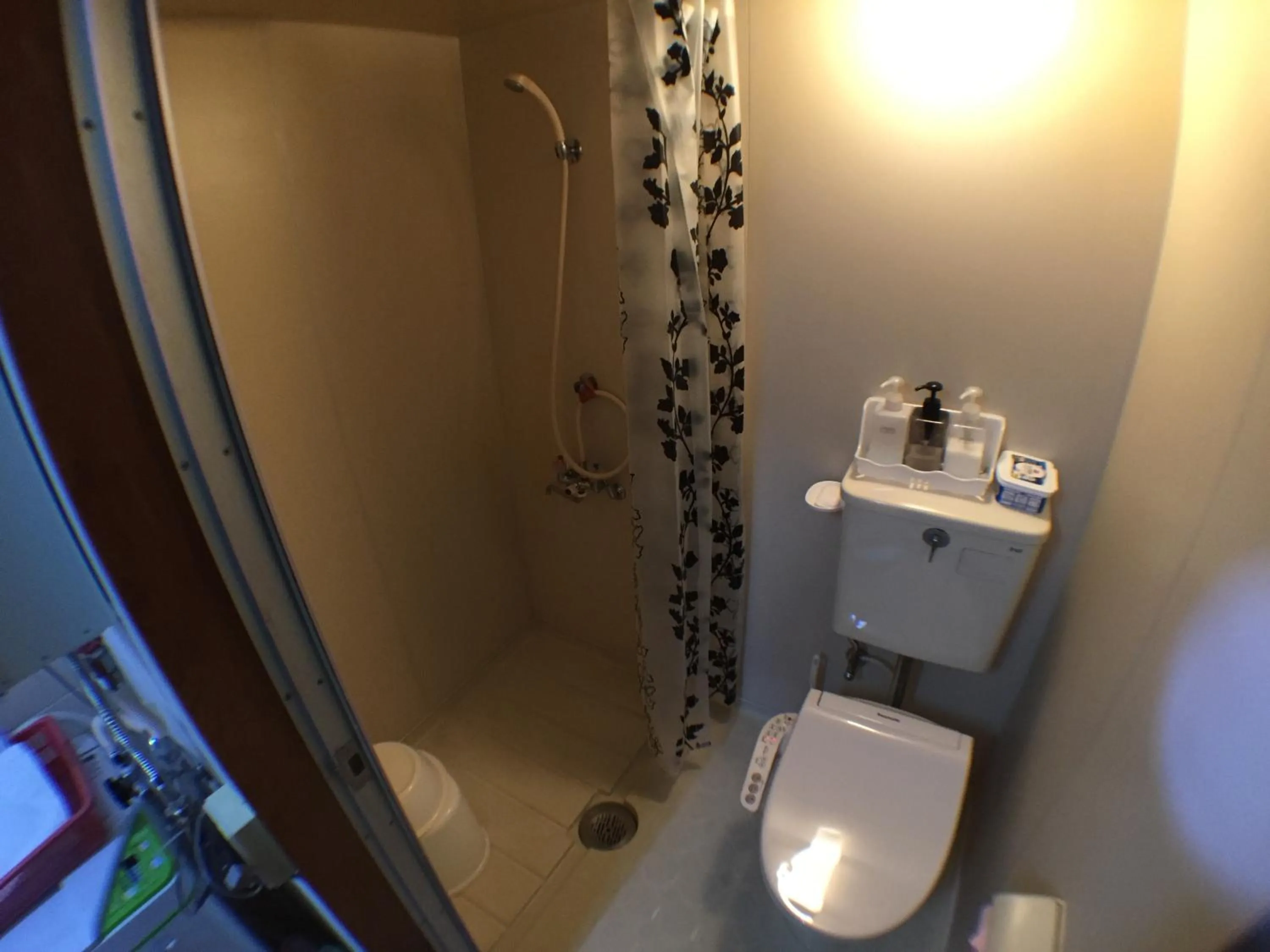 Shower in Kenroku Haitsu 201