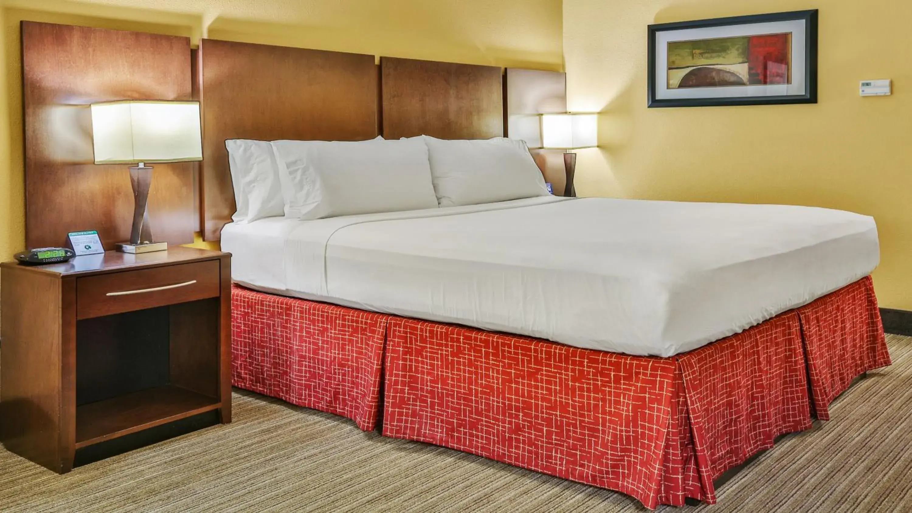 Standard King Room in Holiday Inn Express & Suites Houston South - Near Pearland by IHG Standard King Room in Holiday Inn Express & Suites Houston South - Near Pearland by IHG