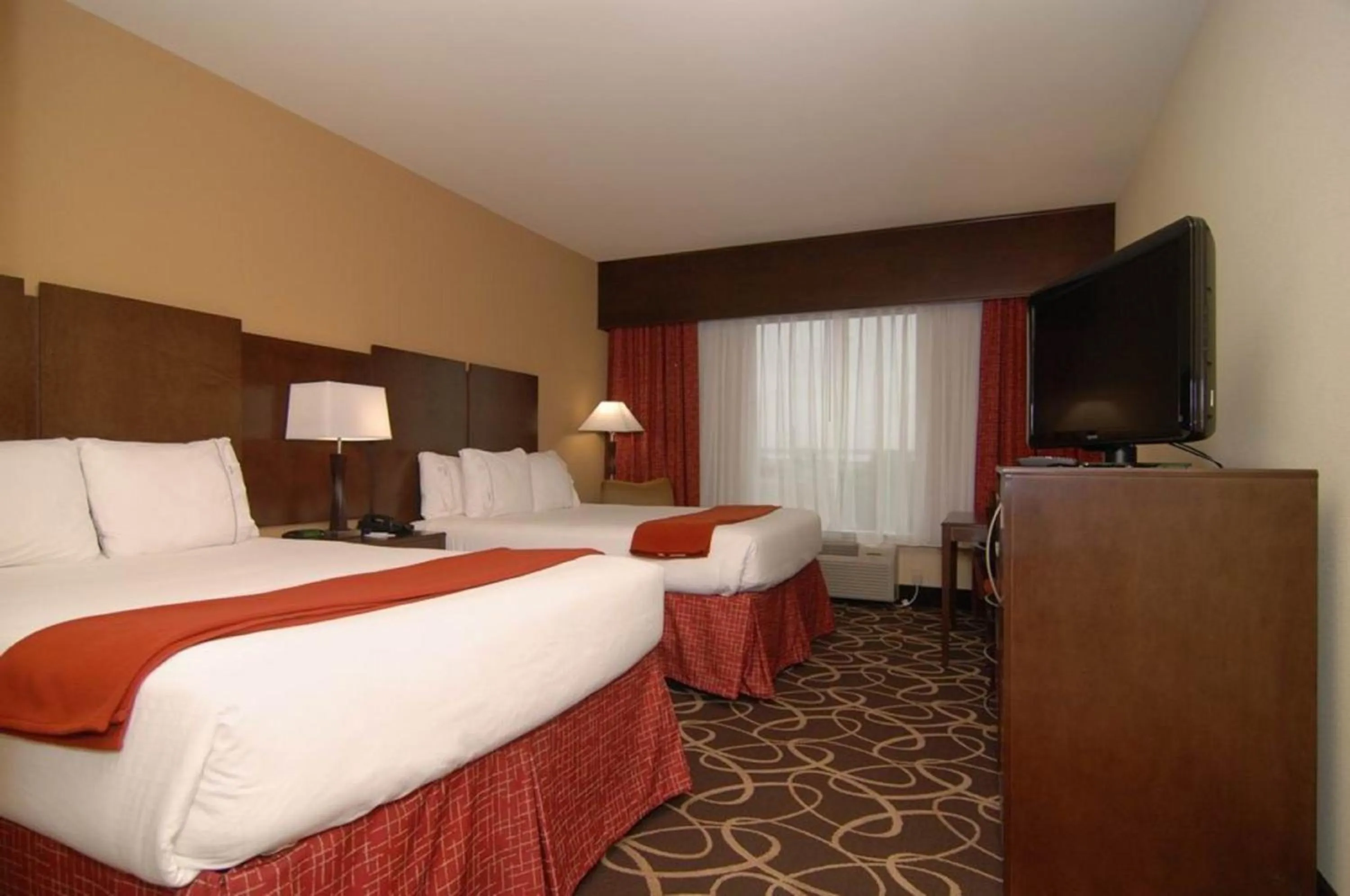 Photo of the whole room, Bed in Holiday Inn Express & Suites Houston South - Near Pearland by IHG