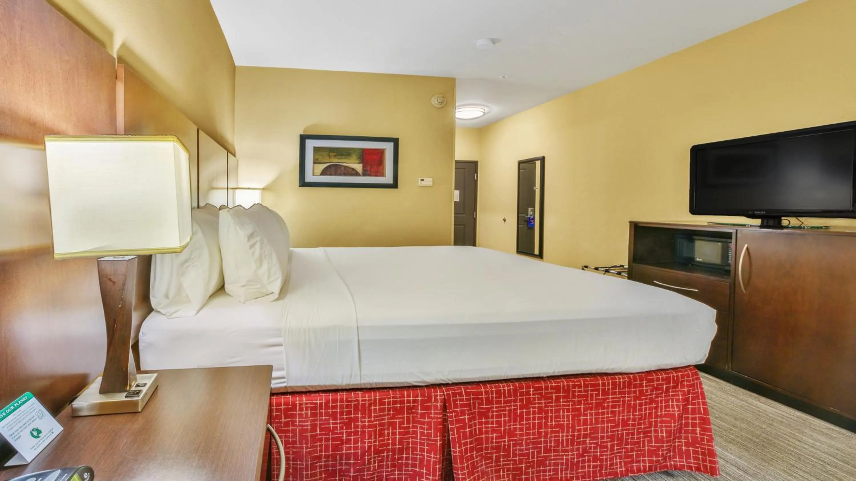 Bed in Holiday Inn Express & Suites Houston South - Near Pearland by IHG
