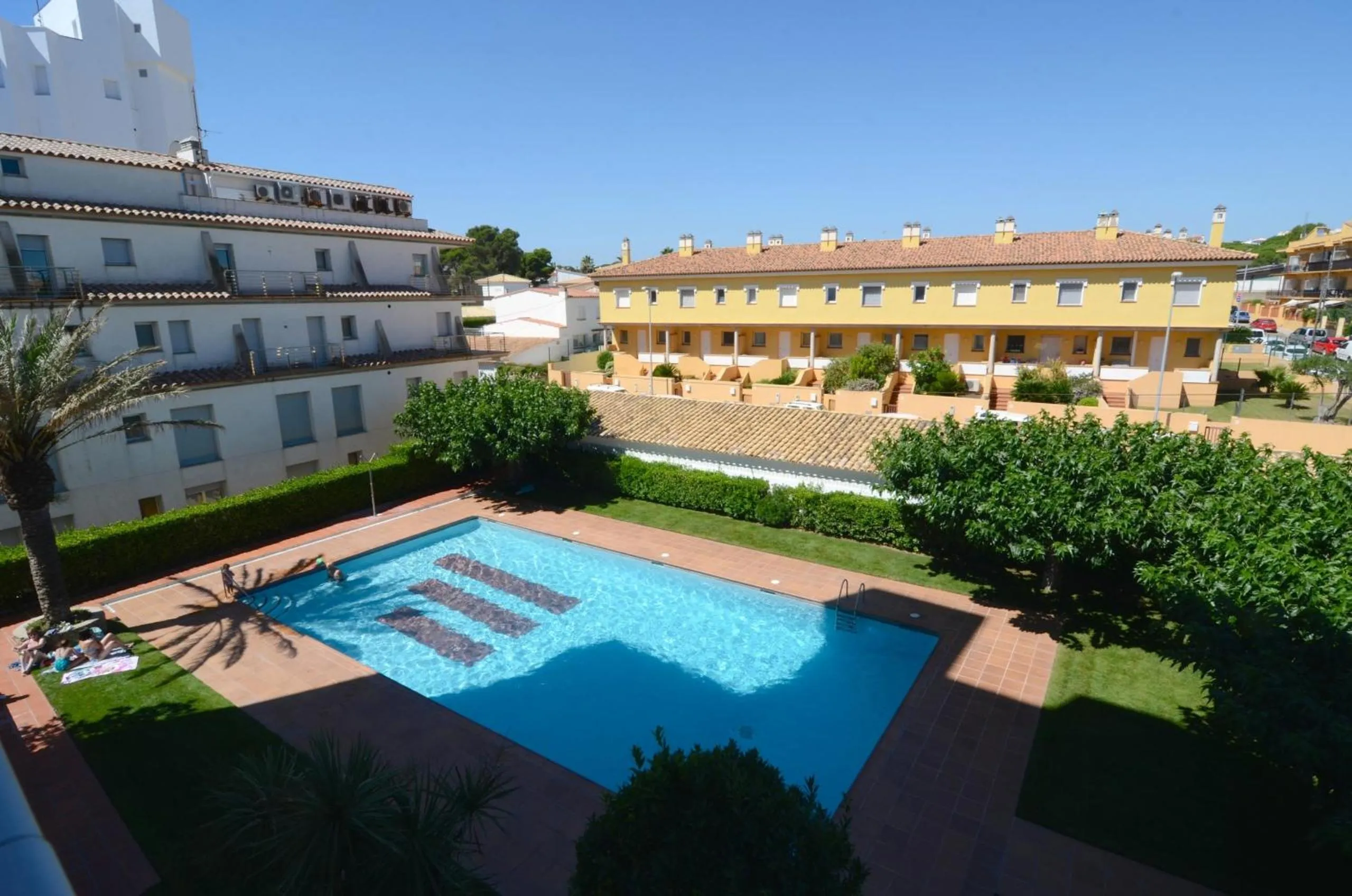 Swimming pool in Front Mar 406