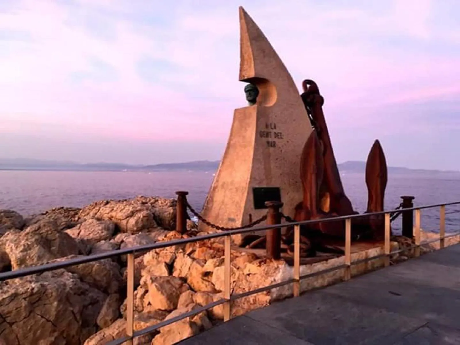 Landmark view in Front Mar 406