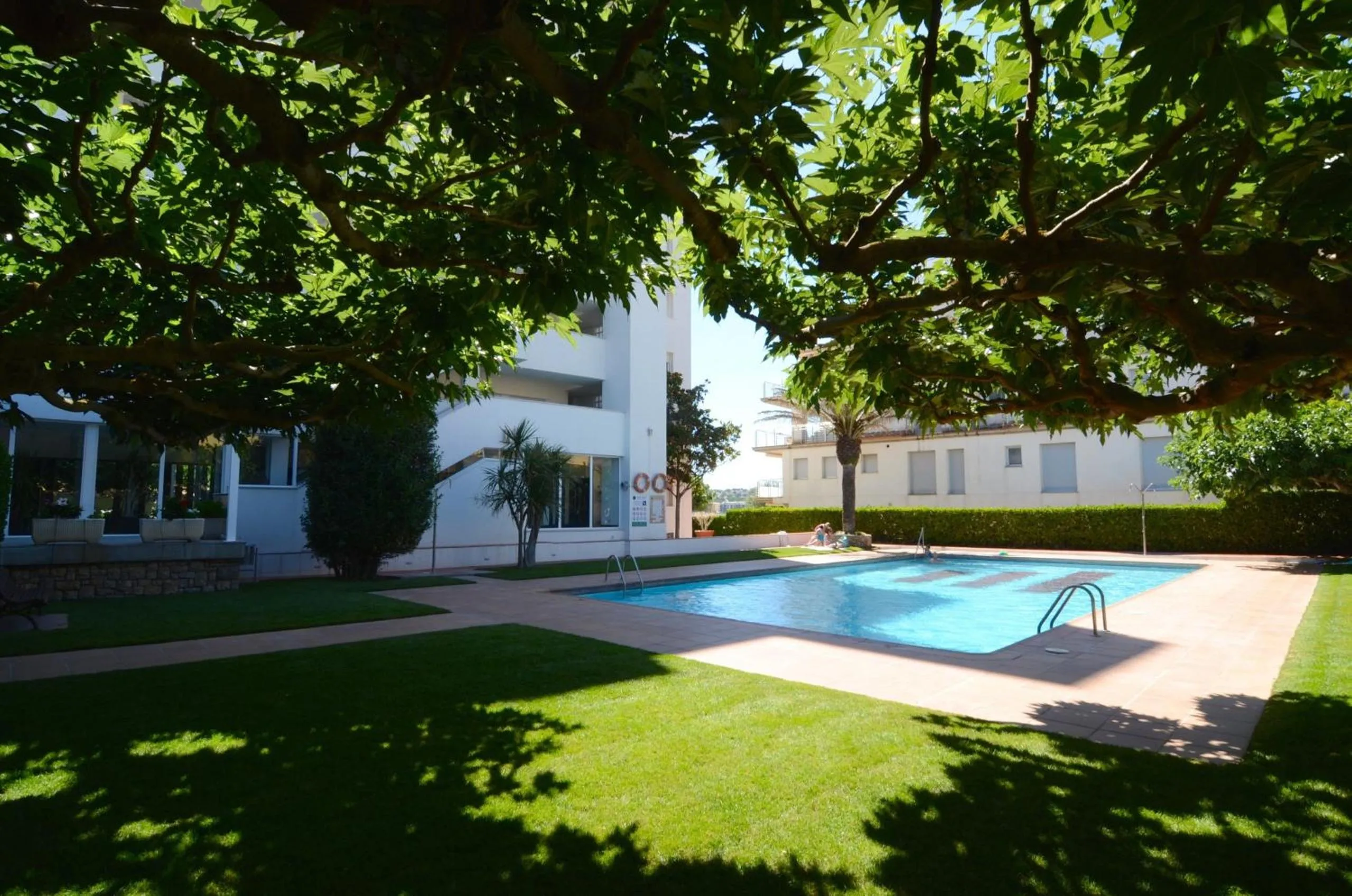 Swimming pool in Front Mar 406