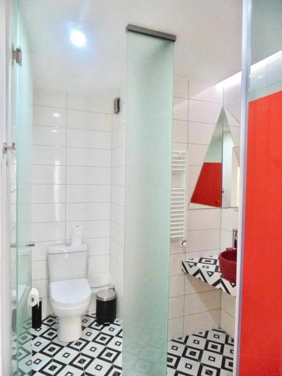 Bathroom in White Bottle Superior Apartments