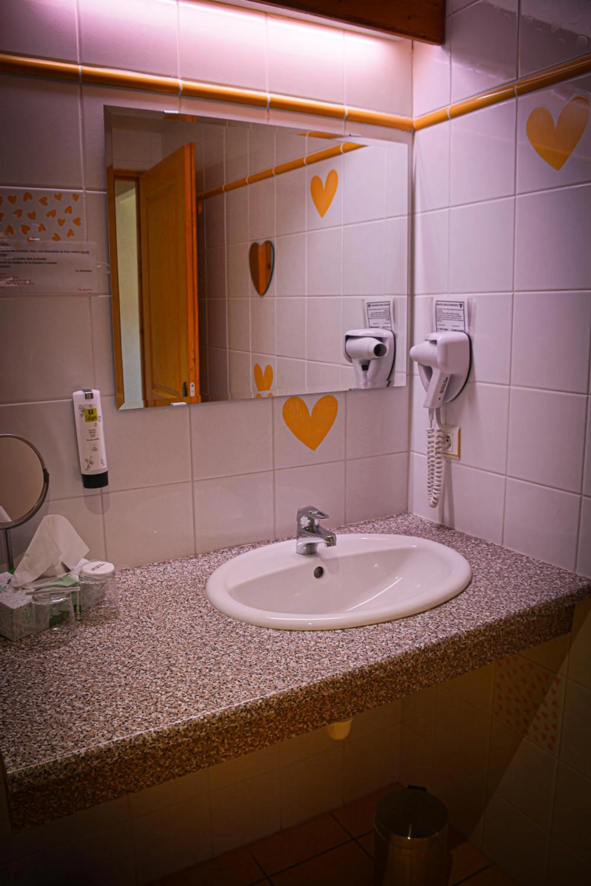 Bathroom in Logis Hôtel Restaurant La Petite Auberge Alsace