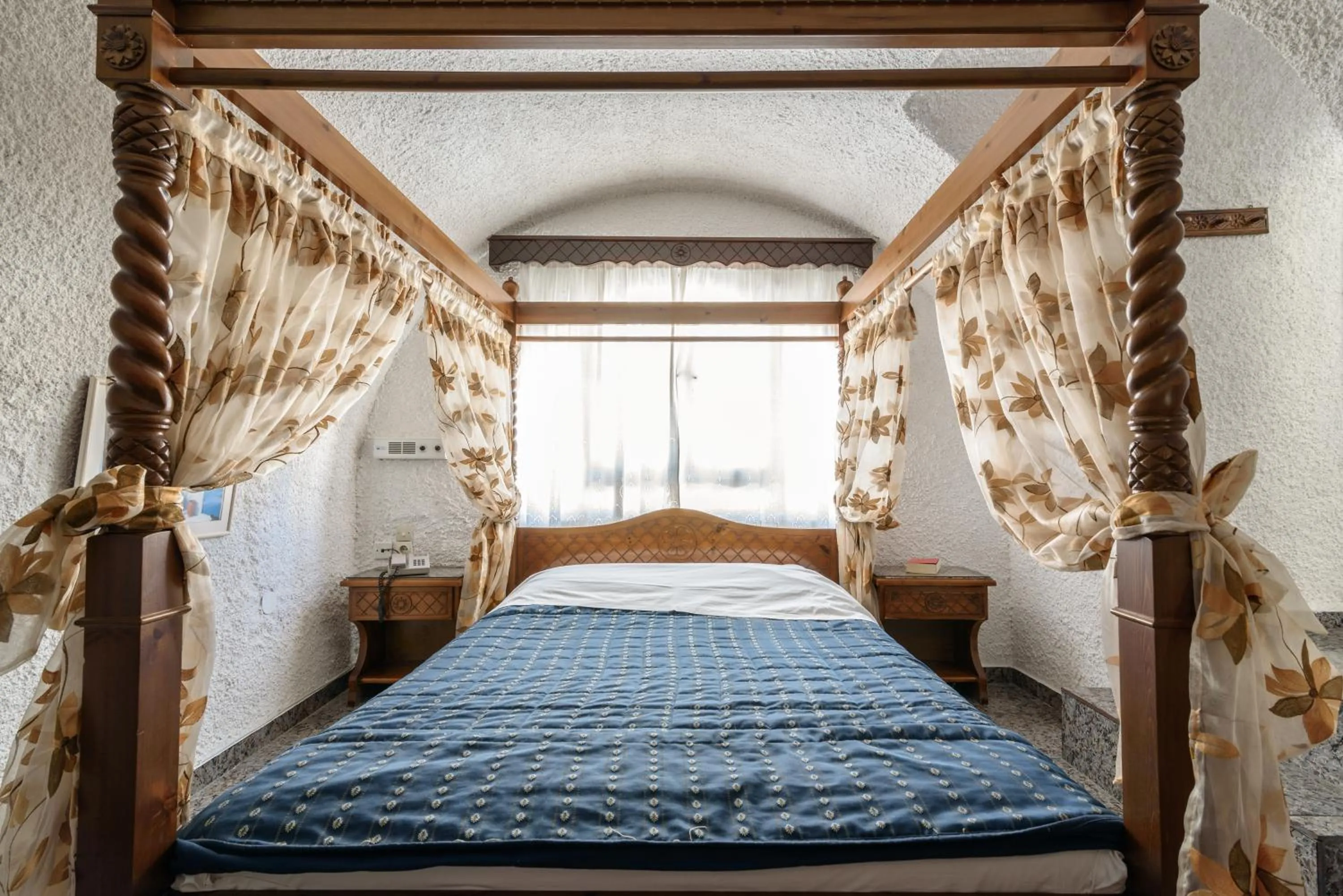 Bed in Hotel Porto Perissa