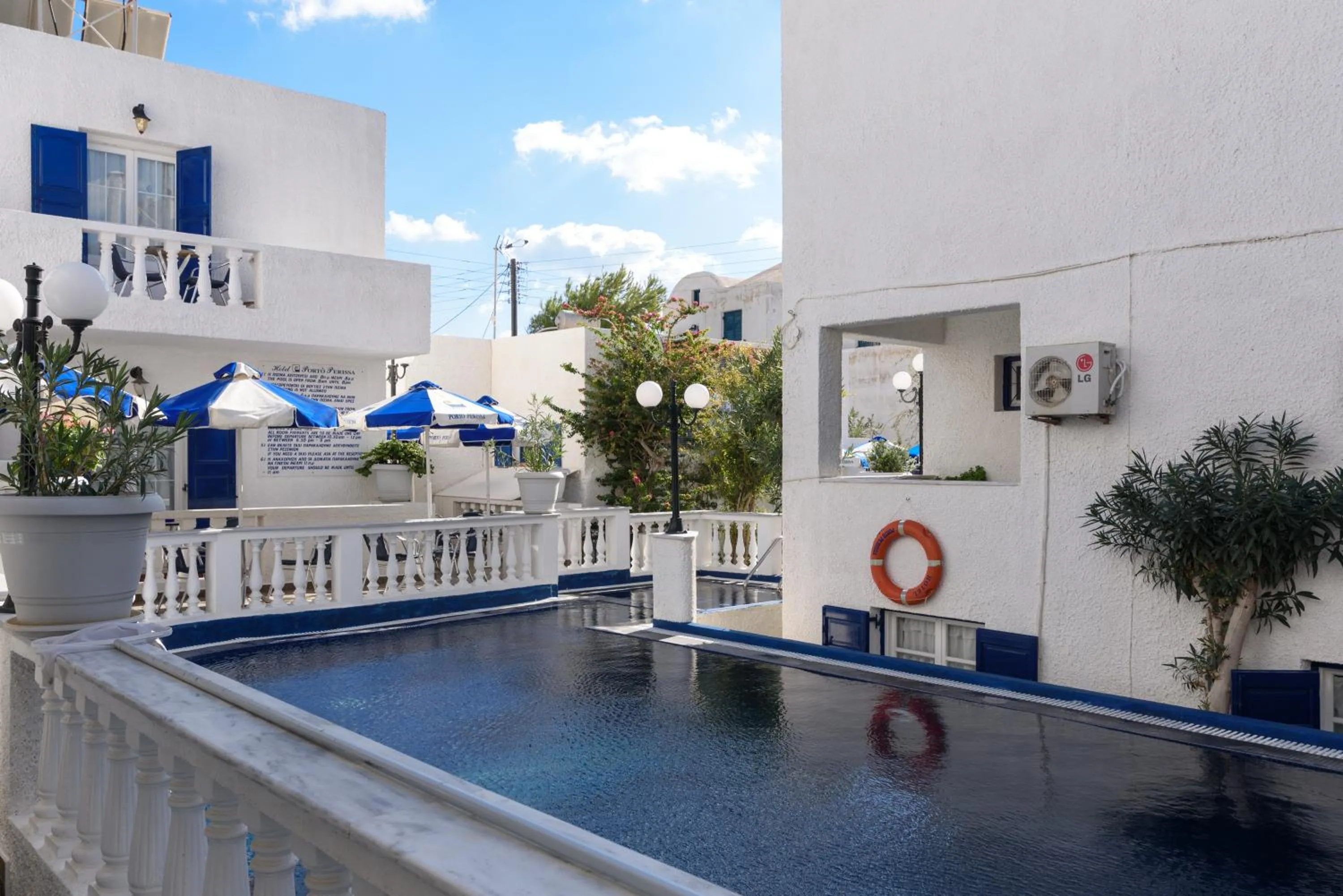 Swimming pool in Hotel Porto Perissa