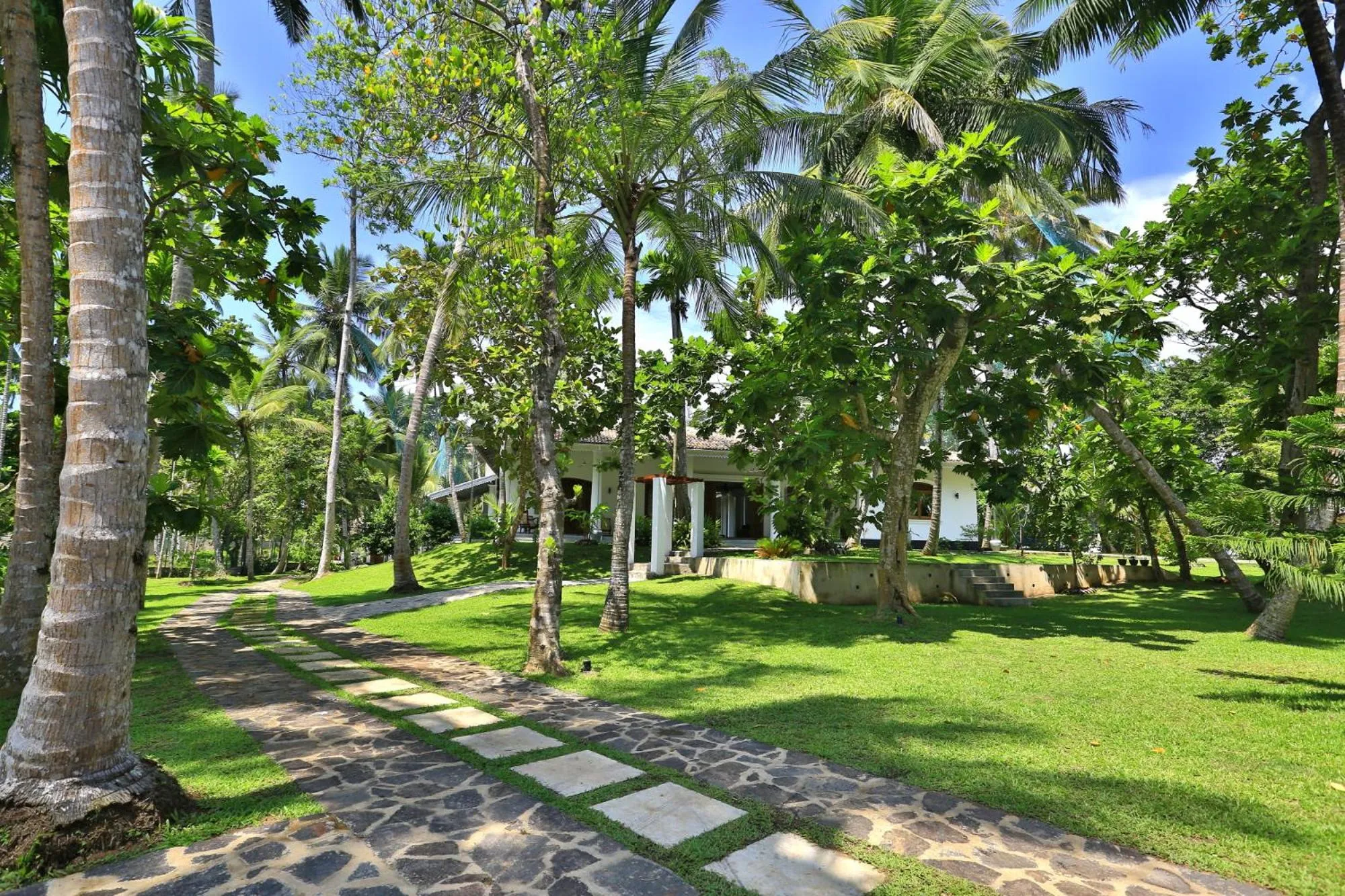 Facade/entrance in Amara Villa