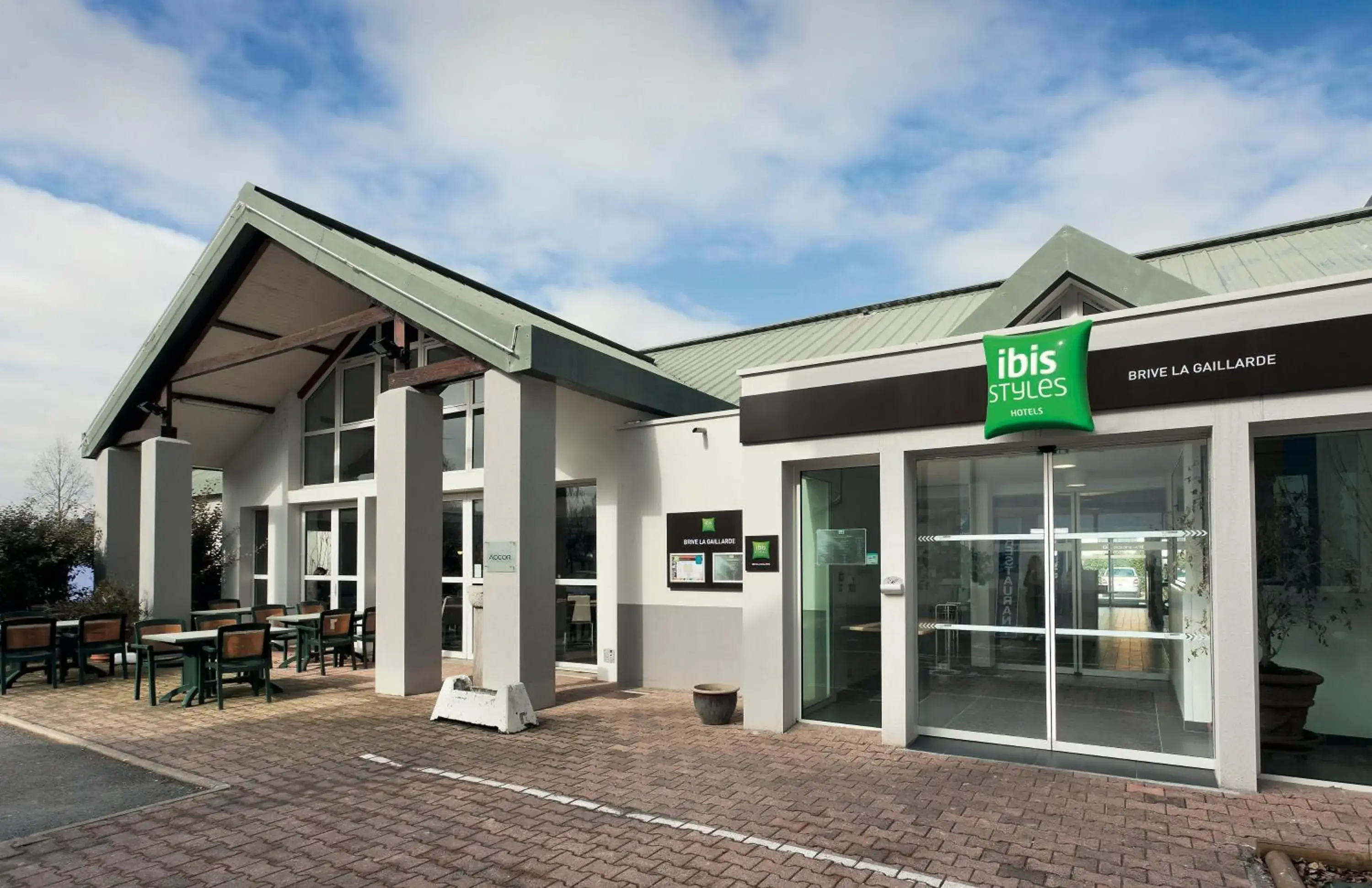 Facade/entrance in ibis Styles Brive Ouest Facade/entrance in ibis Styles Brive Ouest