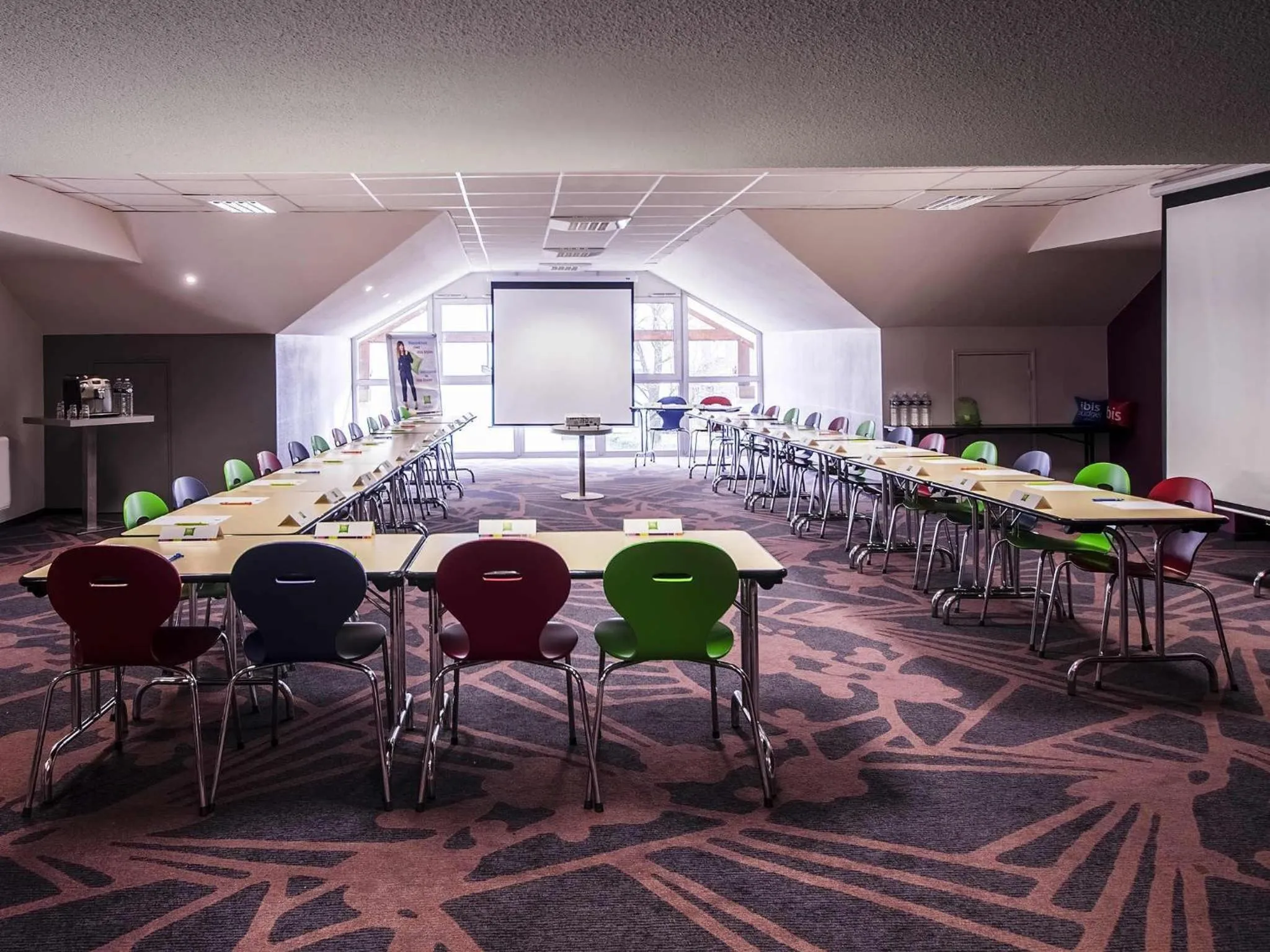 Meeting/conference room in ibis Styles Brive Ouest