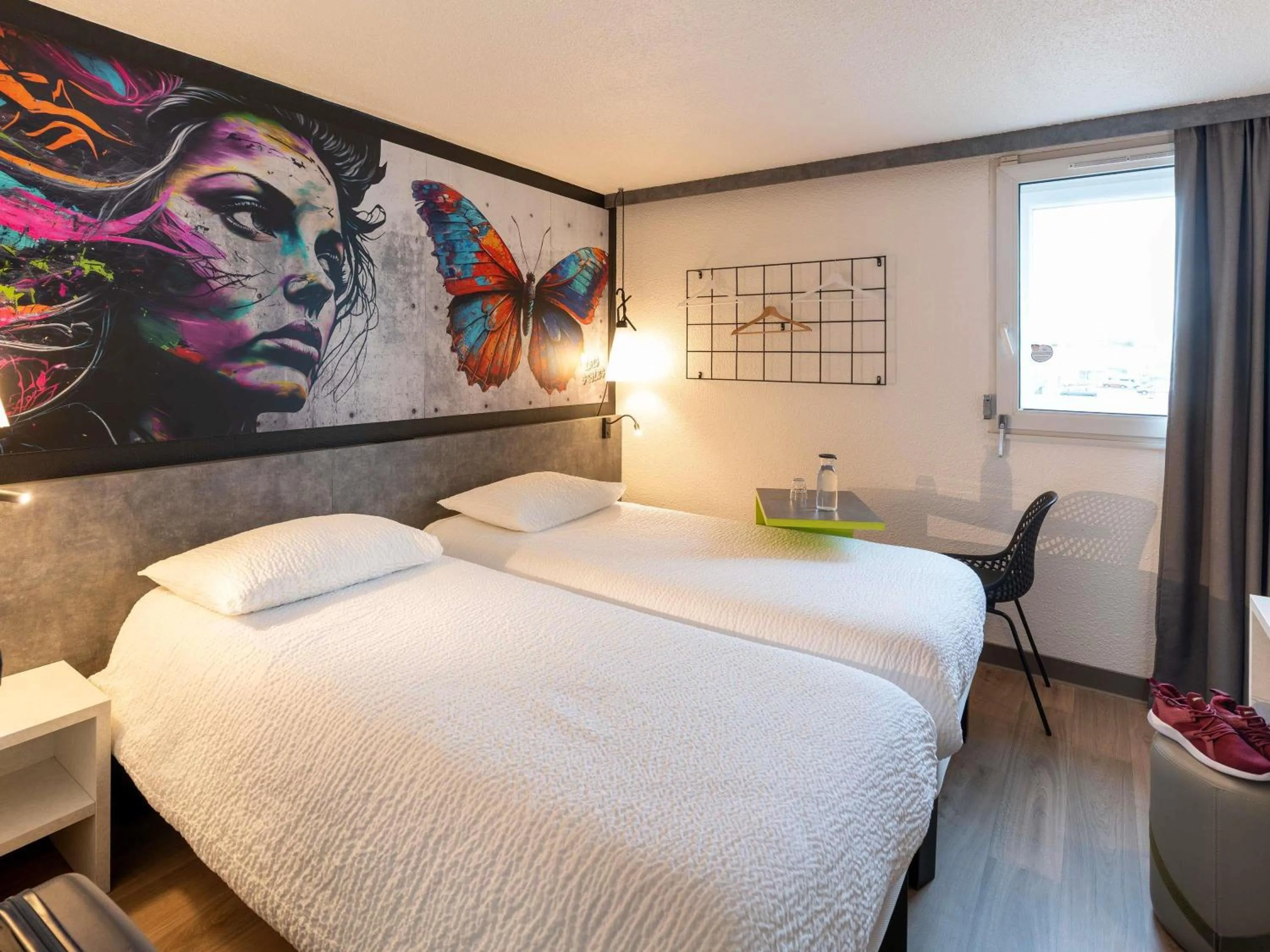 Bedroom, Bed in ibis Styles Brive Ouest